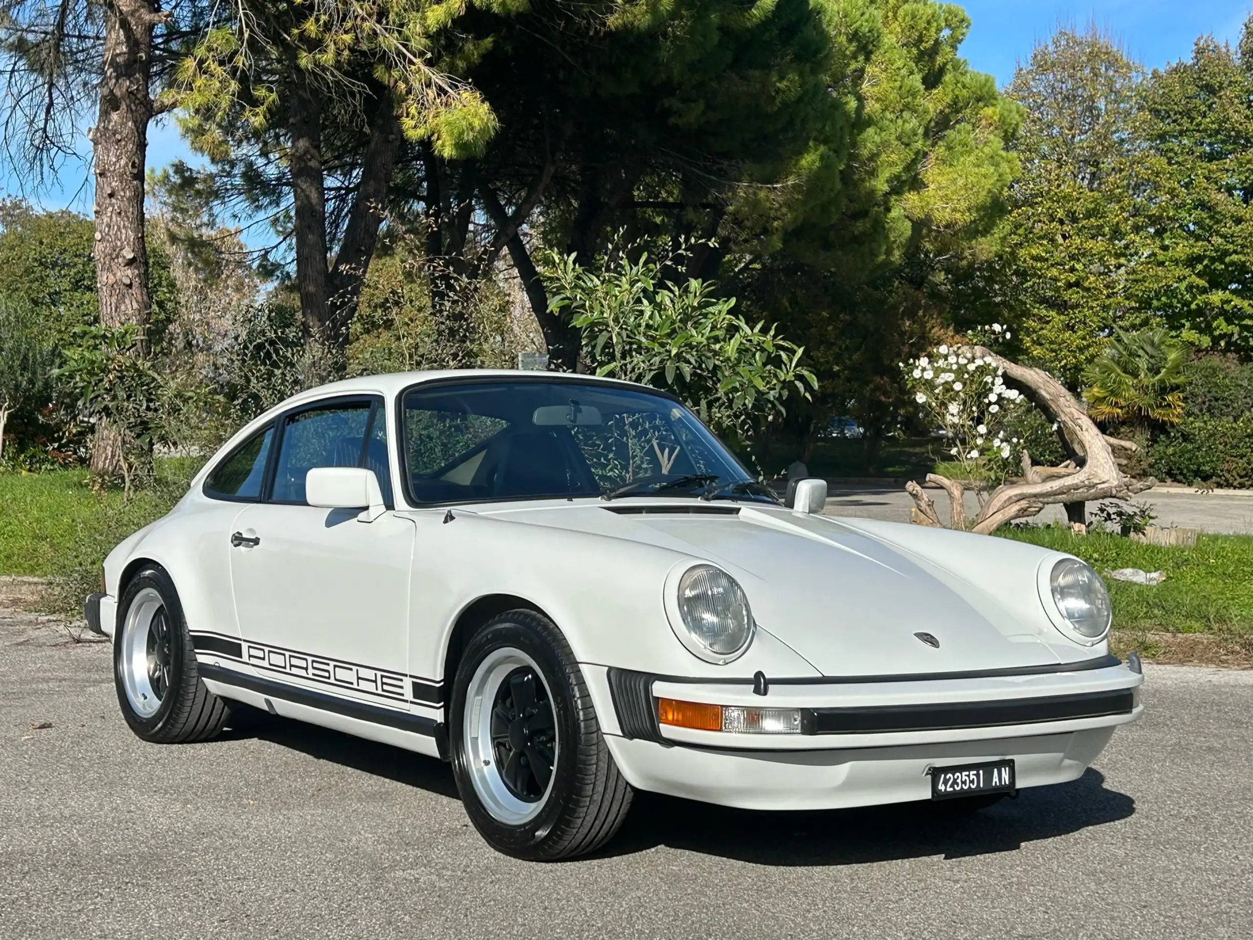 Porsche - 911