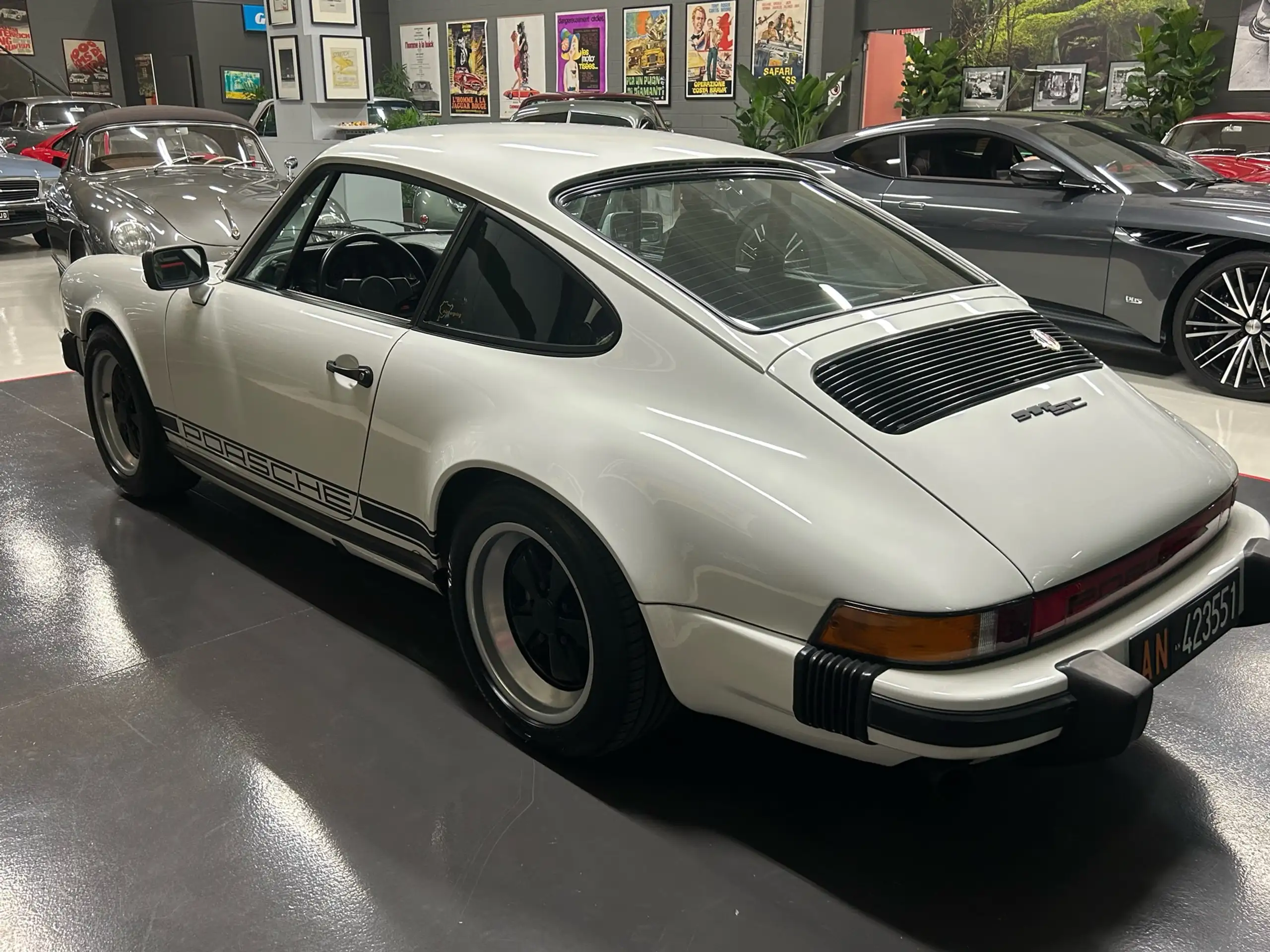 Porsche - 911