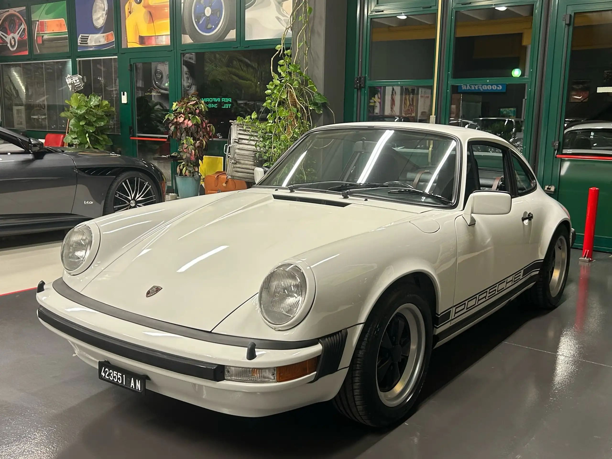 Porsche - 911