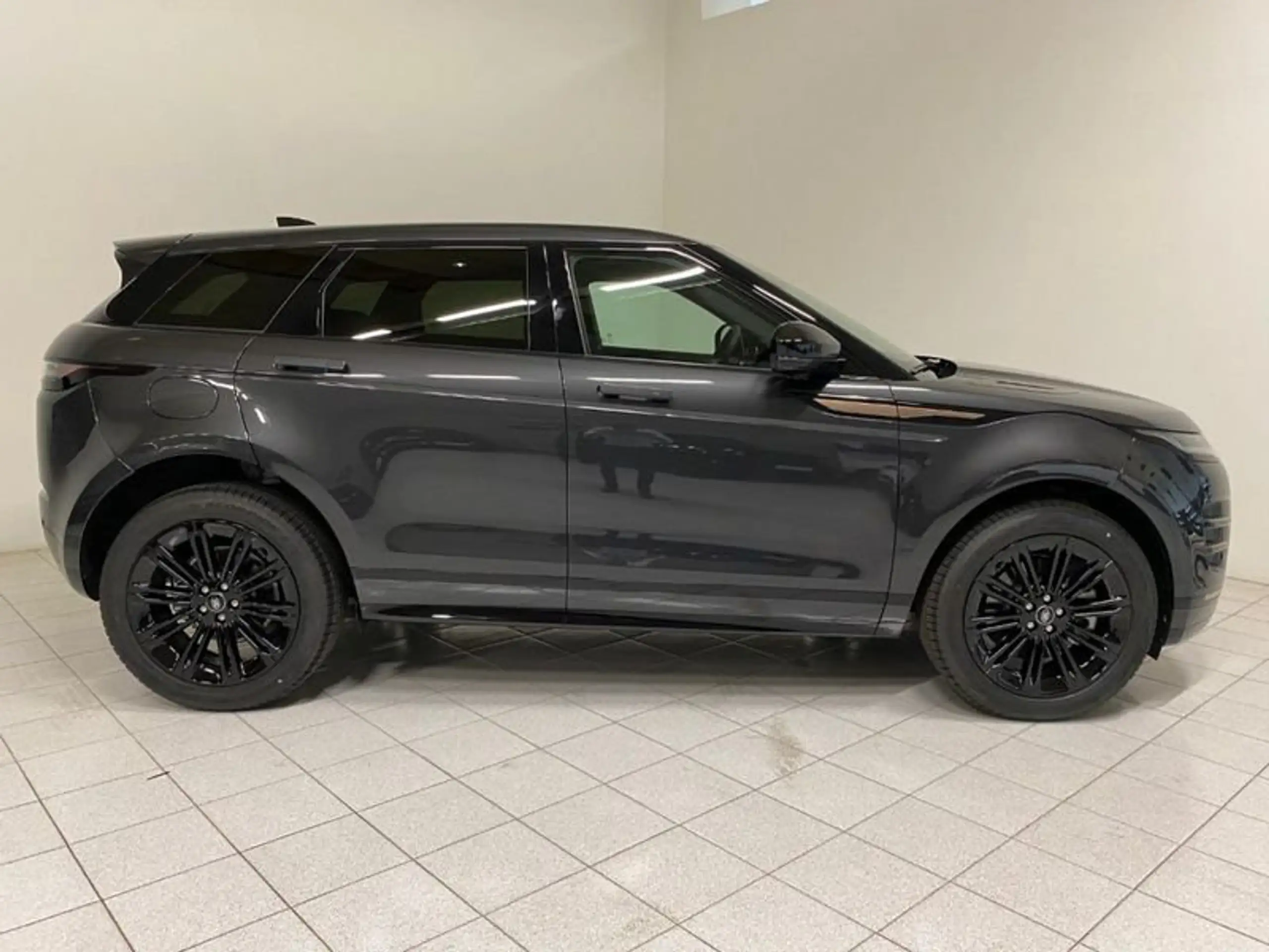 Land Rover - Range Rover Evoque