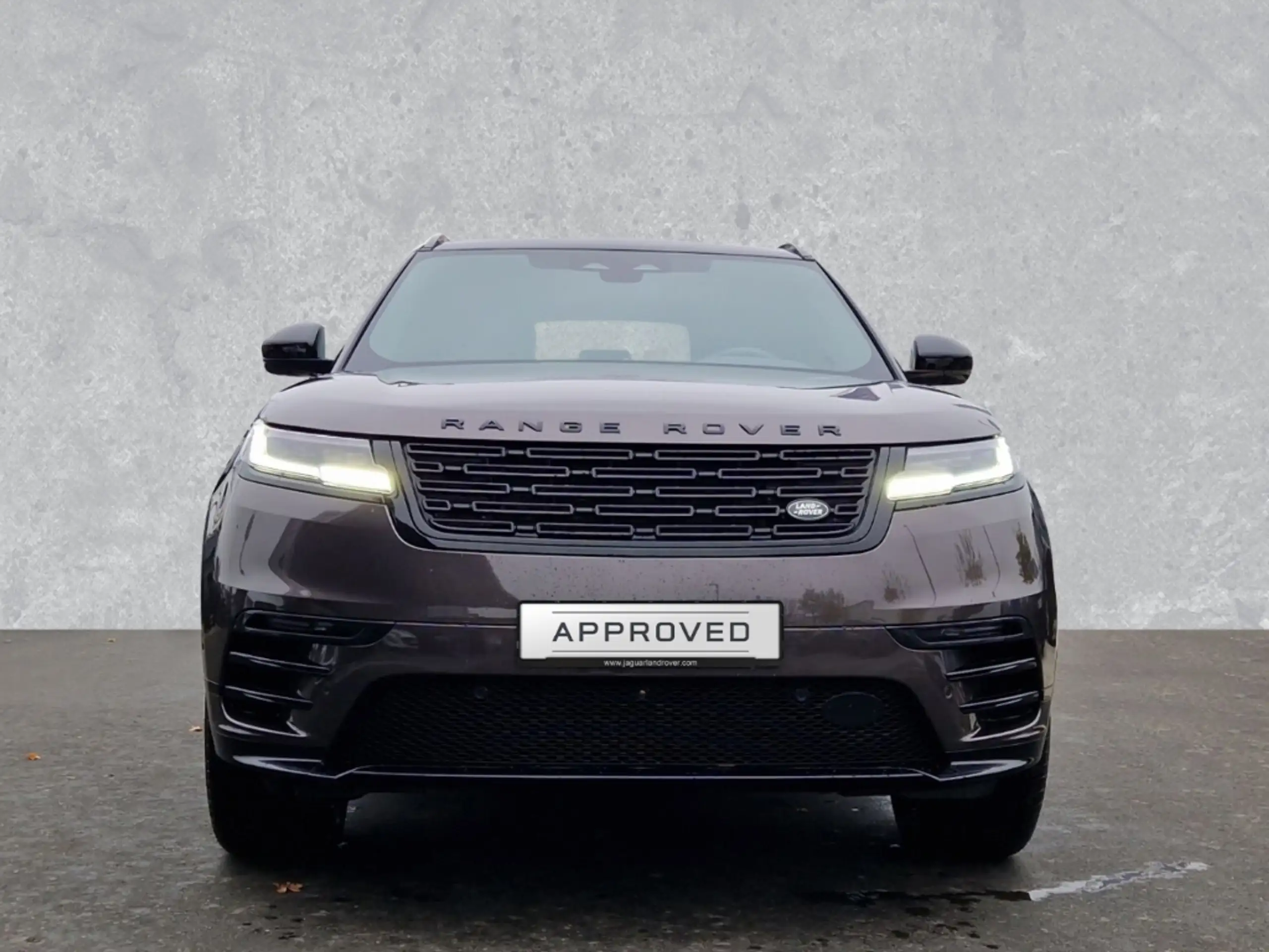 Land Rover - Range Rover Velar