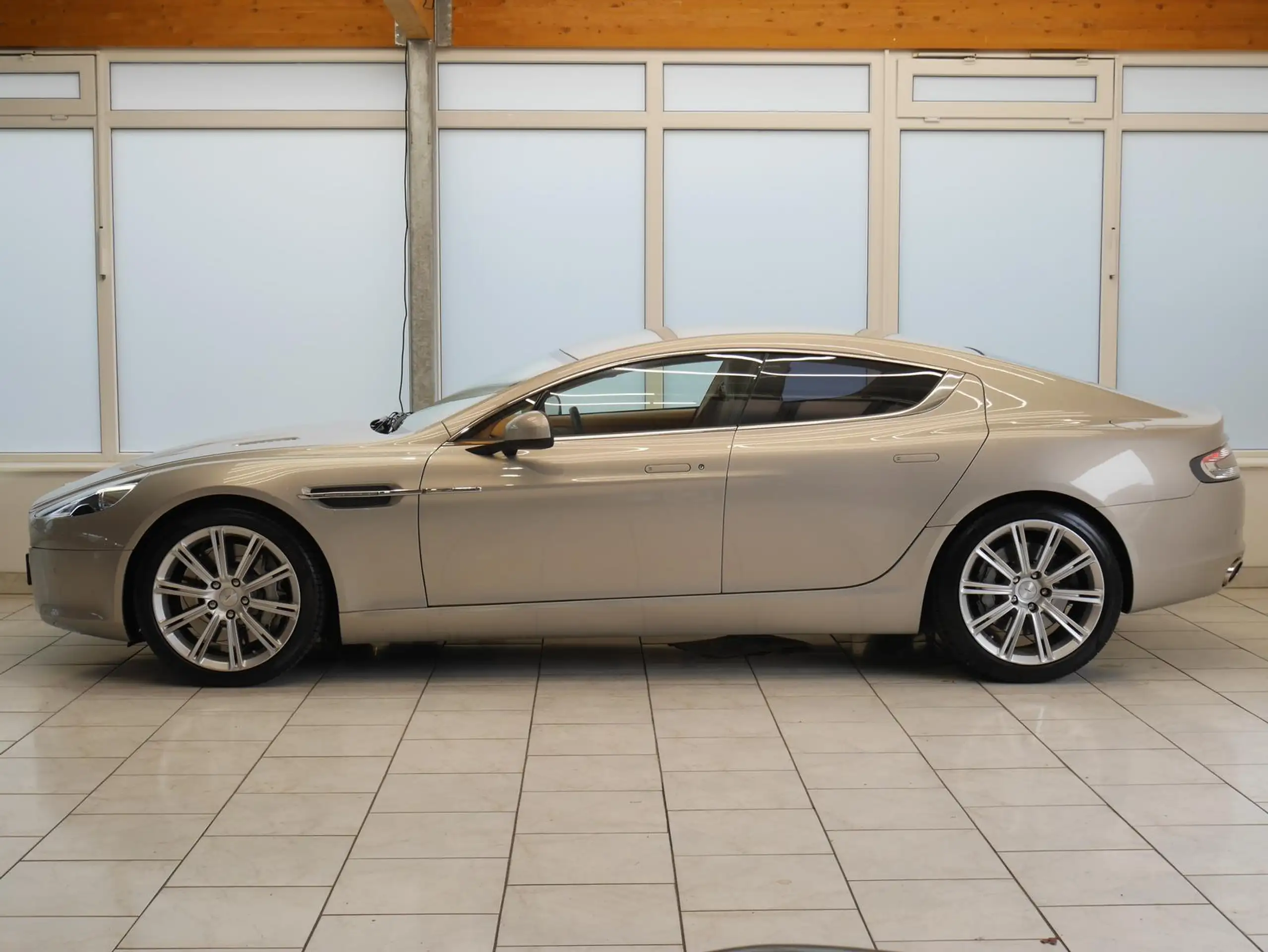 Aston Martin - Rapide