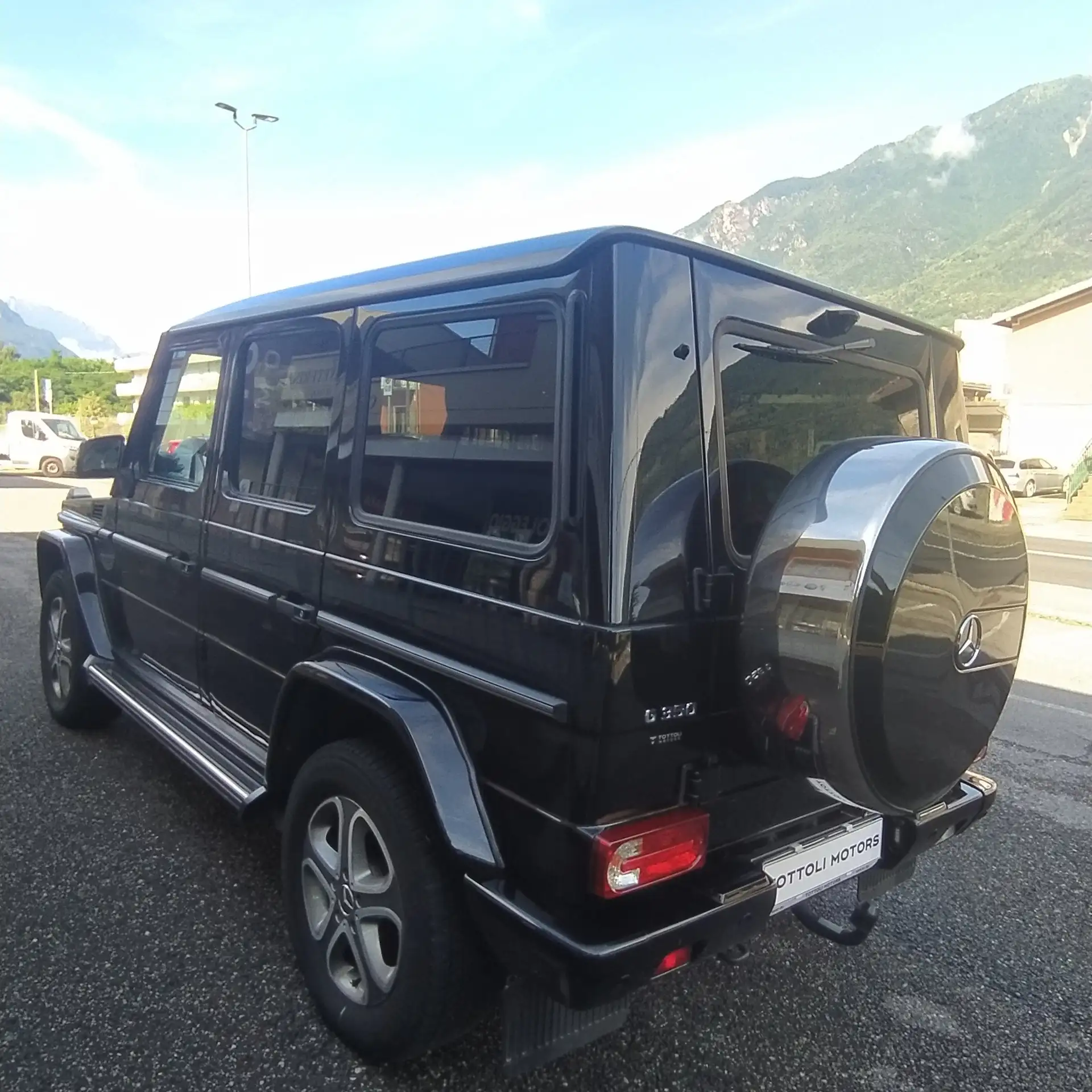 Mercedes-Benz - G 350