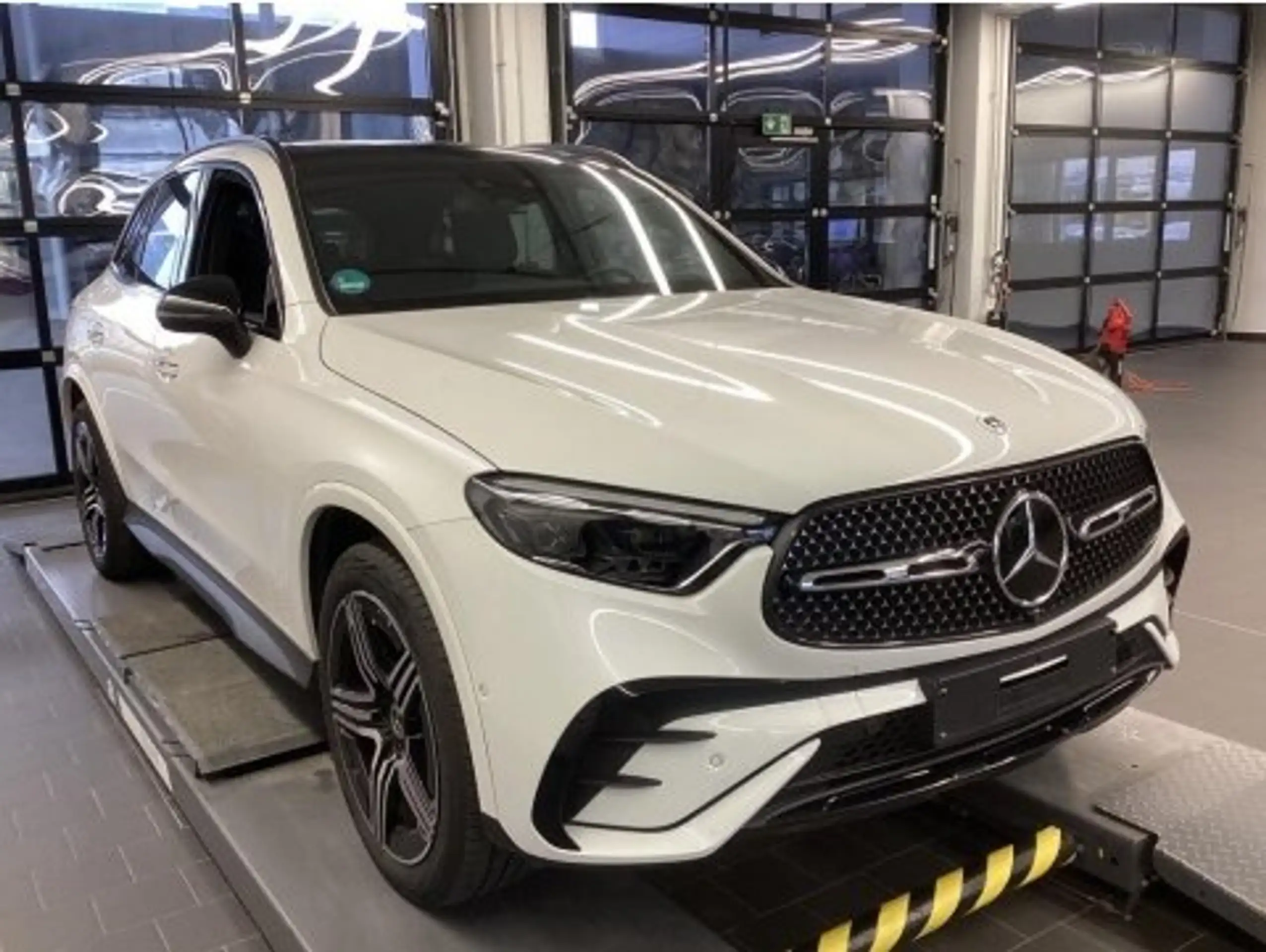 Mercedes-Benz - GLC 220