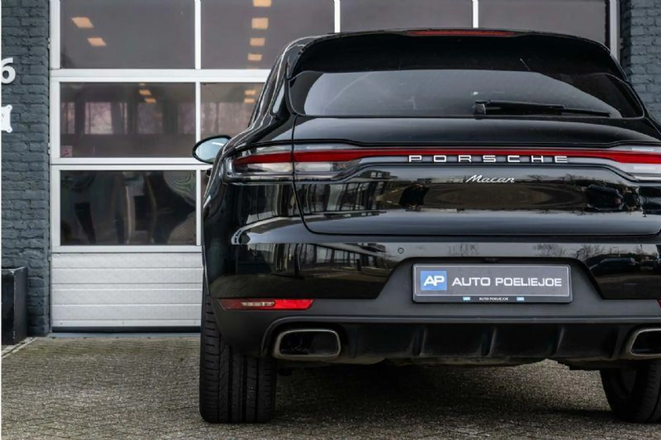 Porsche - Macan