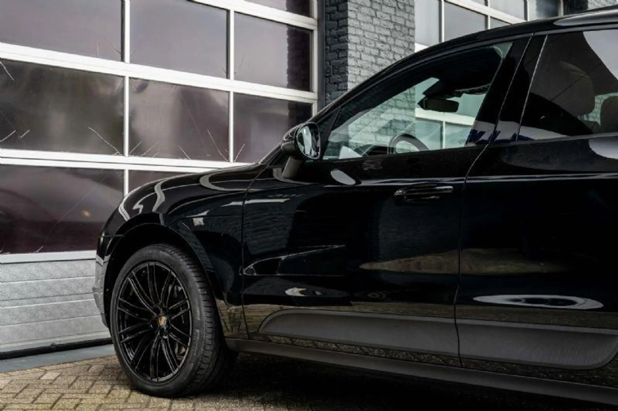 Porsche - Macan