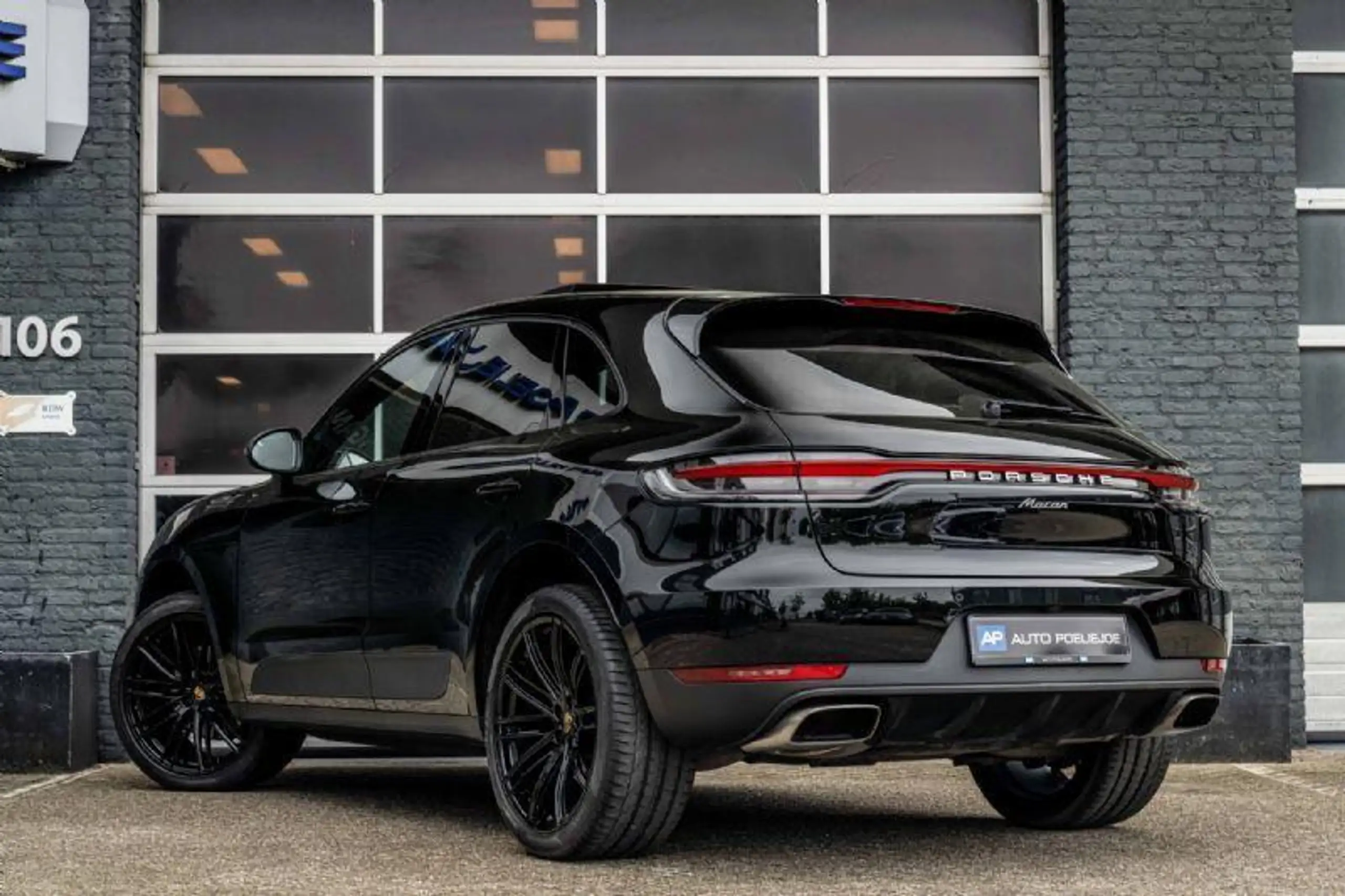 Porsche - Macan