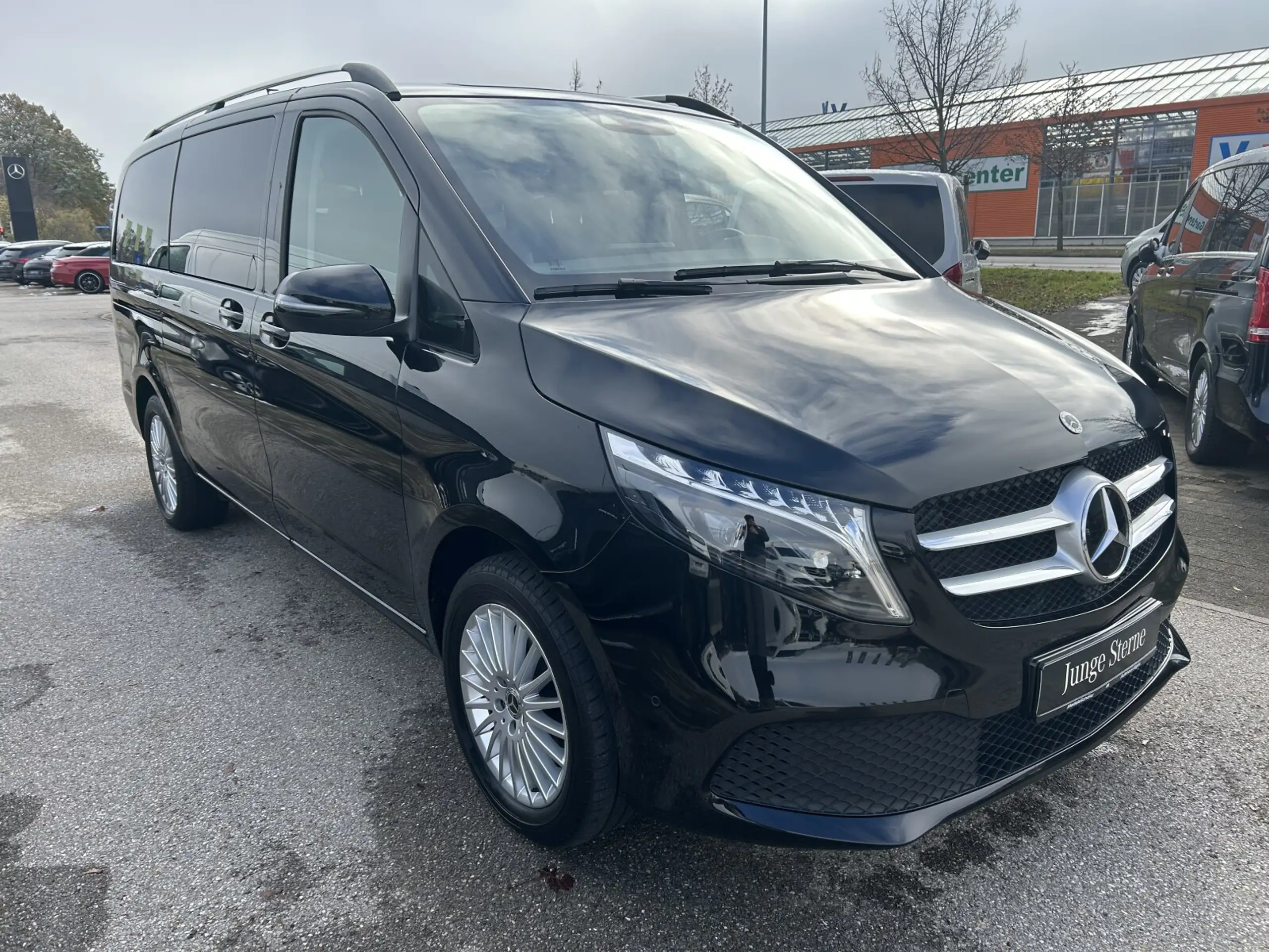 Mercedes-Benz - V 250