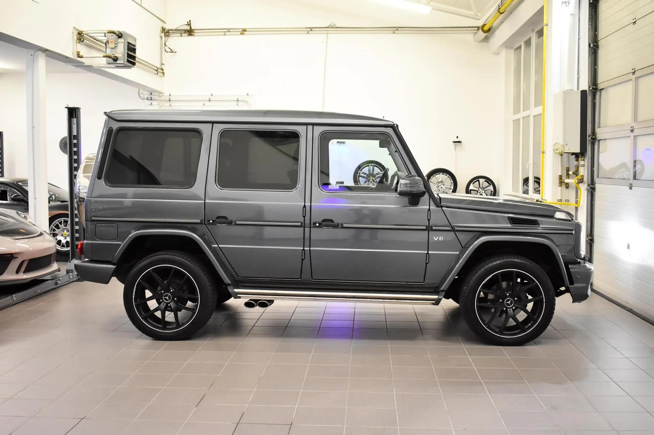 Mercedes-Benz - G 500