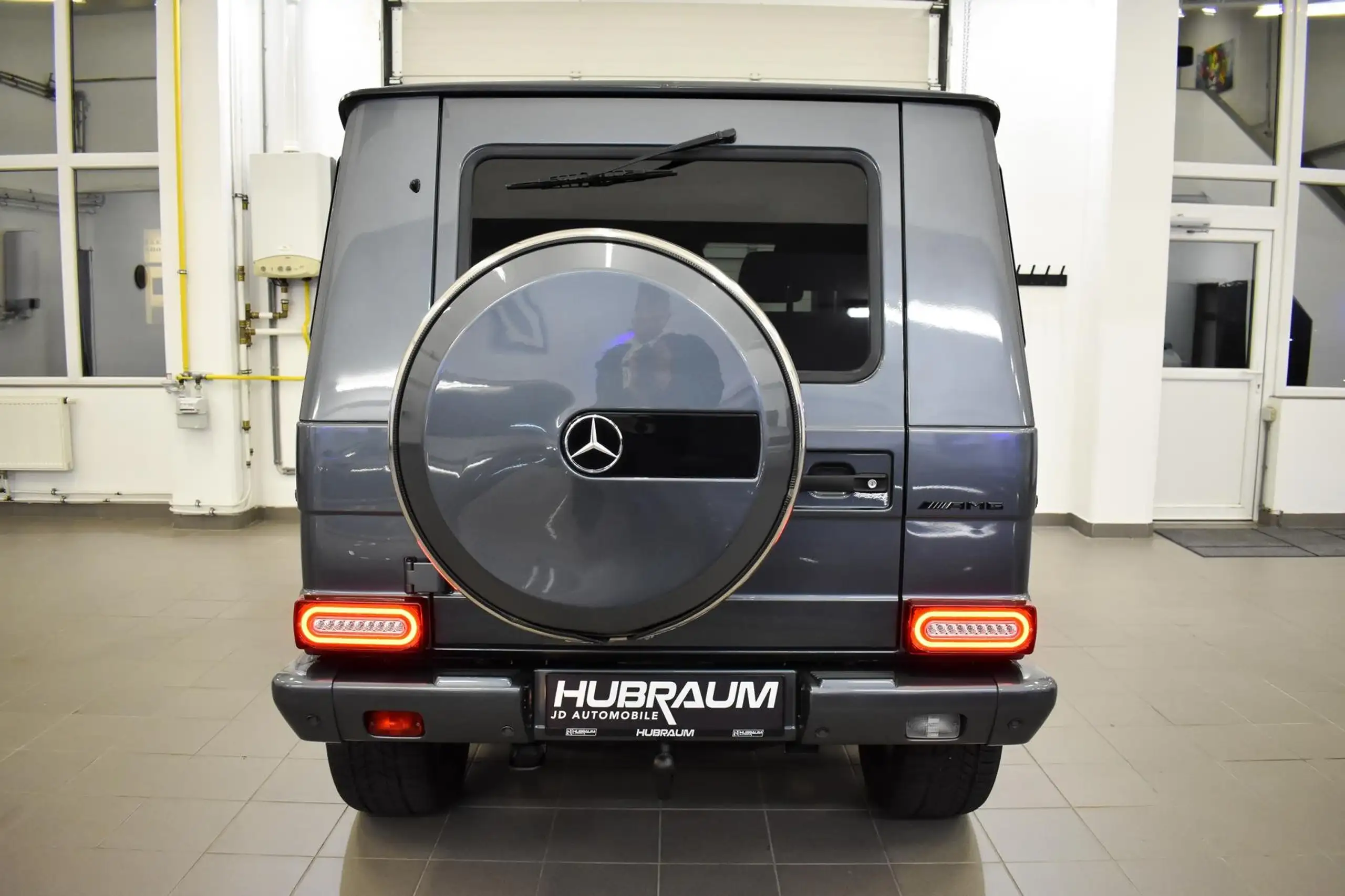 Mercedes-Benz - G 500