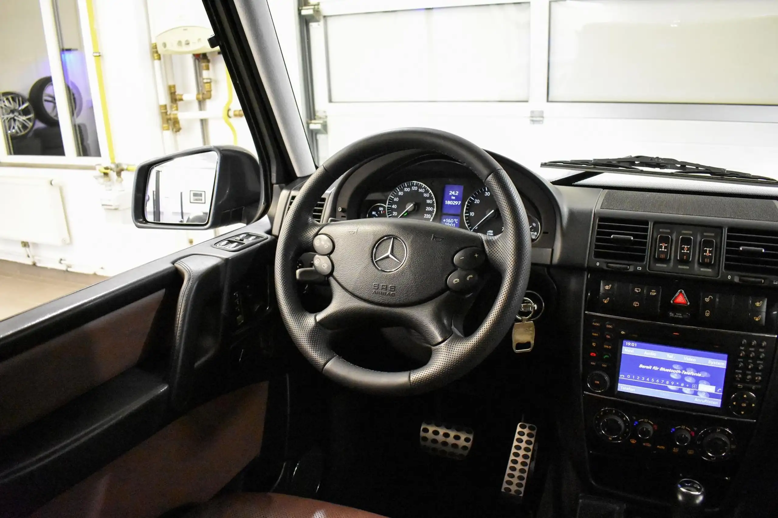 Mercedes-Benz - G 500