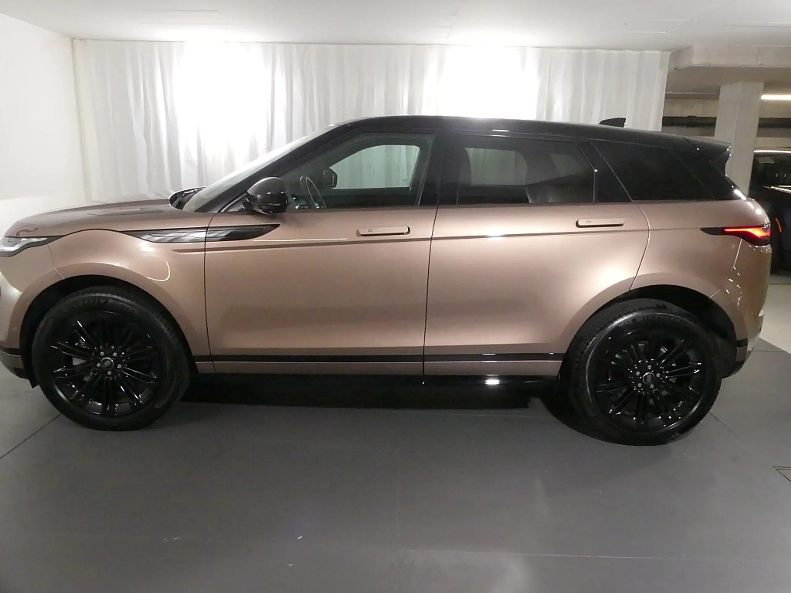 Land Rover - Range Rover Evoque