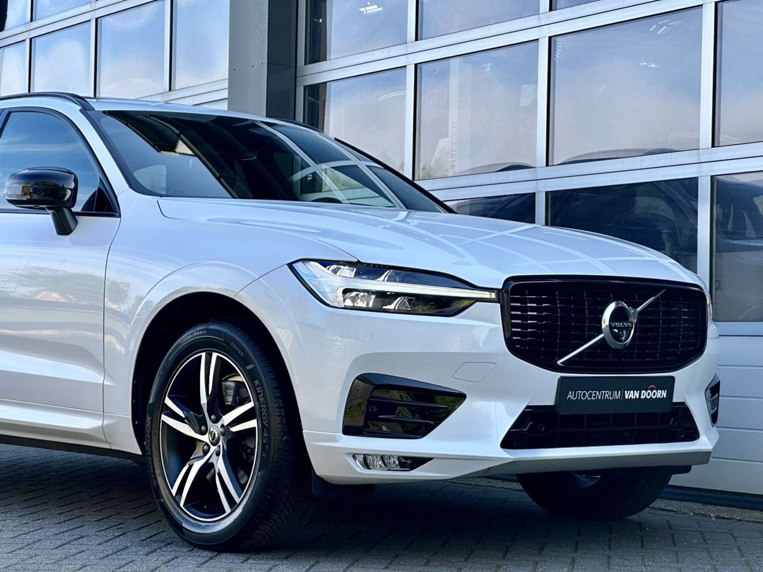 Volvo - XC60