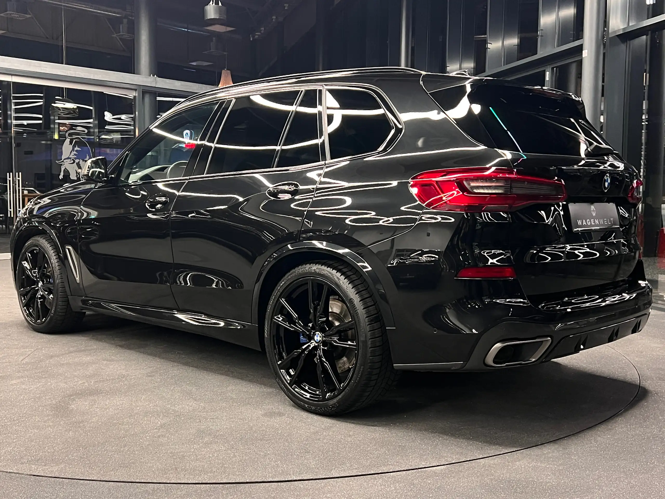 BMW - X5 M