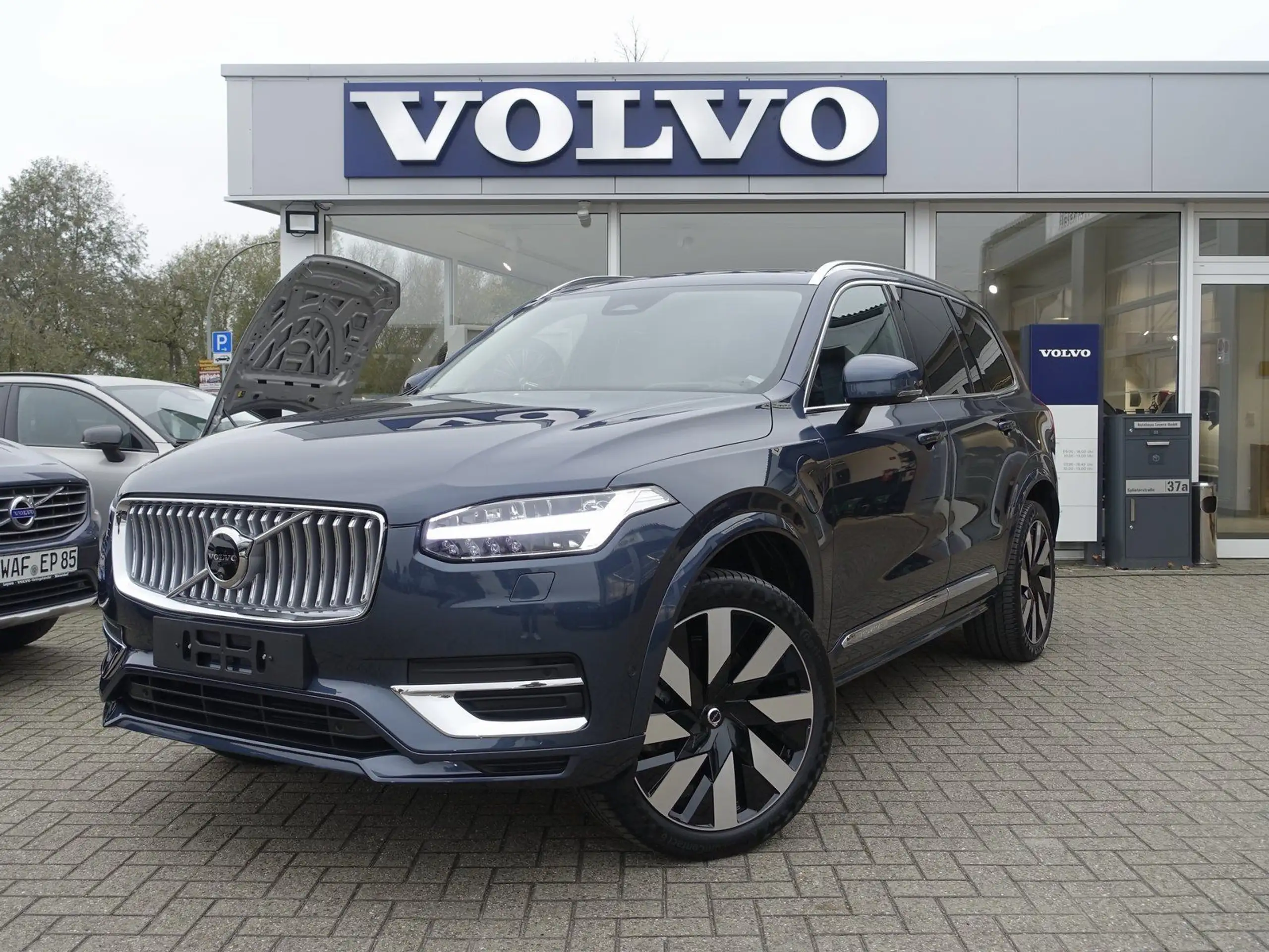 Volvo - XC90