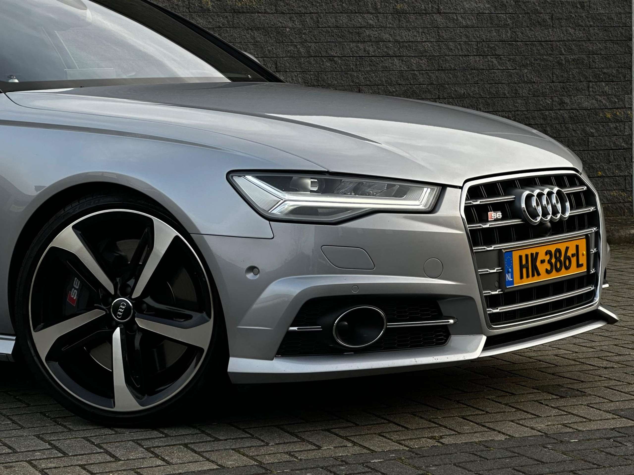 Audi - S6