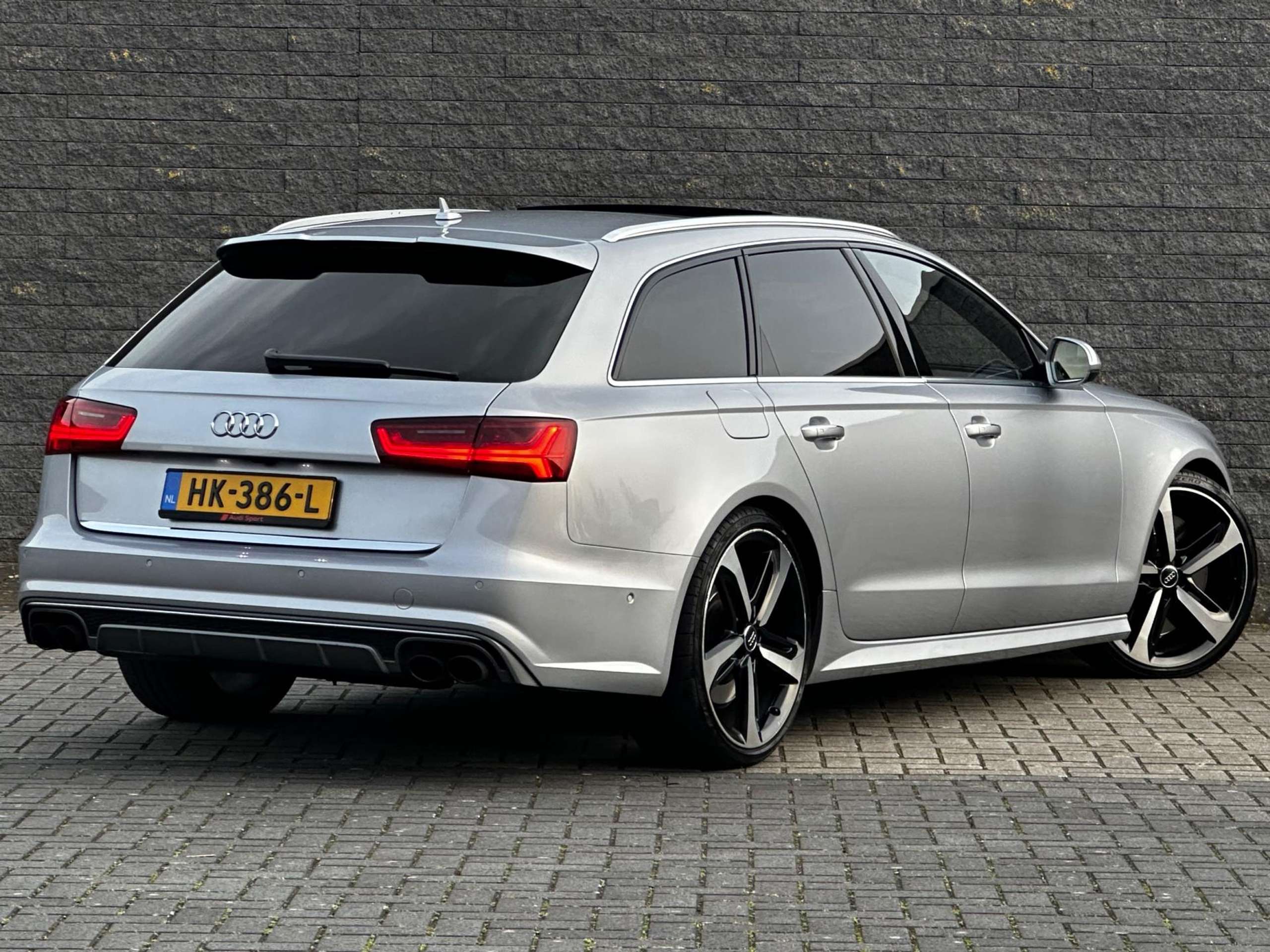 Audi - S6