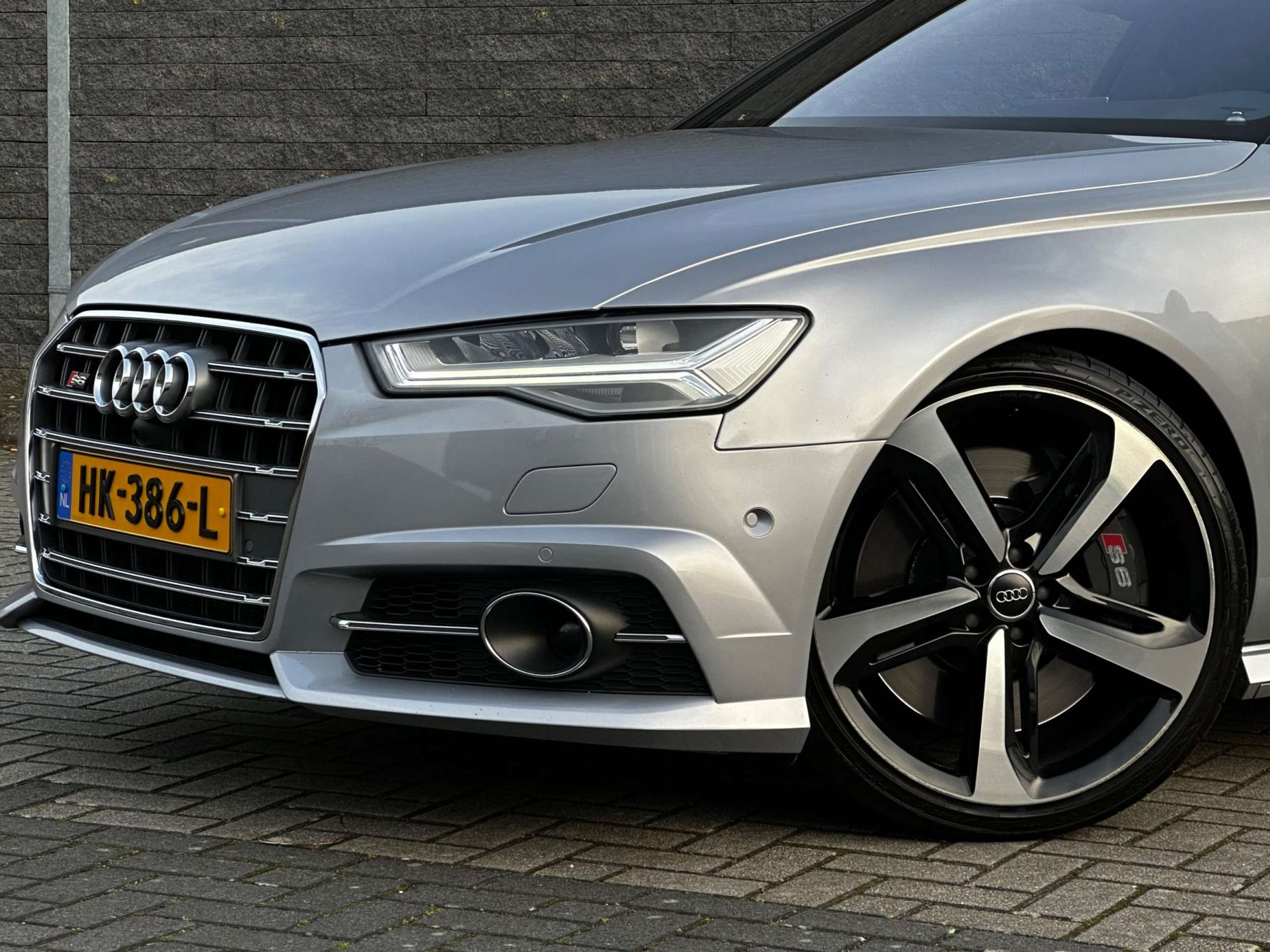 Audi - S6