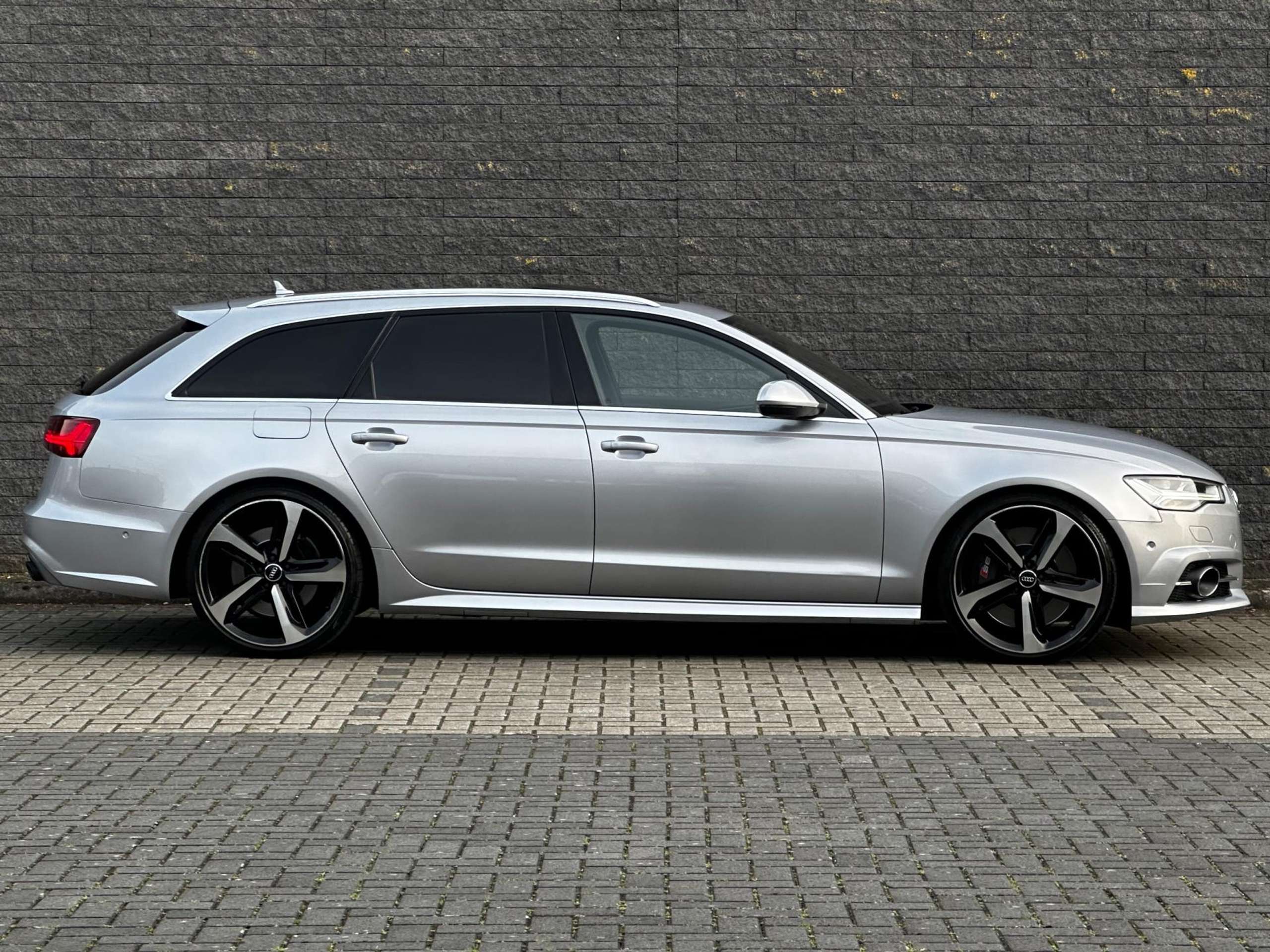 Audi - S6