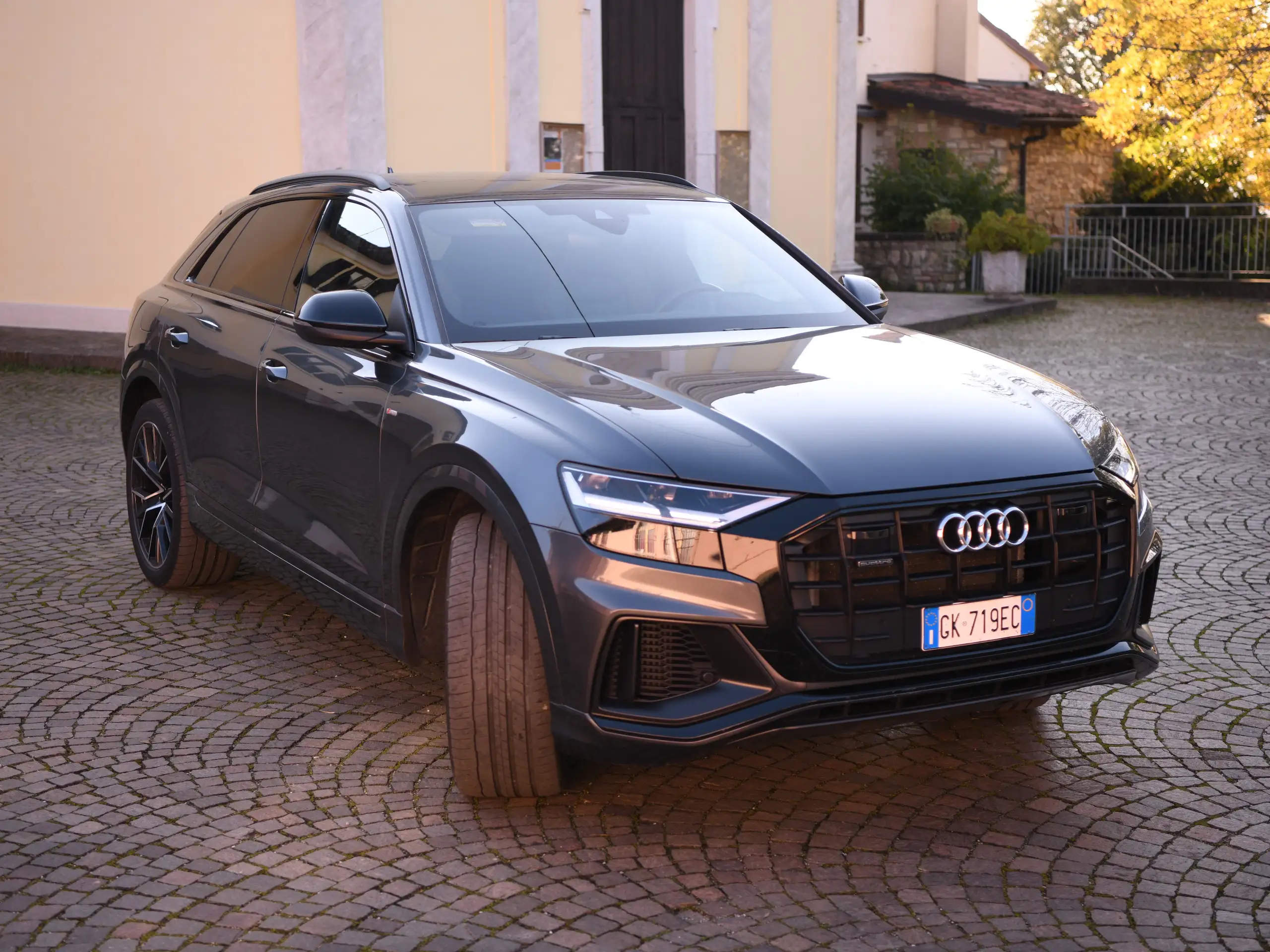 Audi - Q8