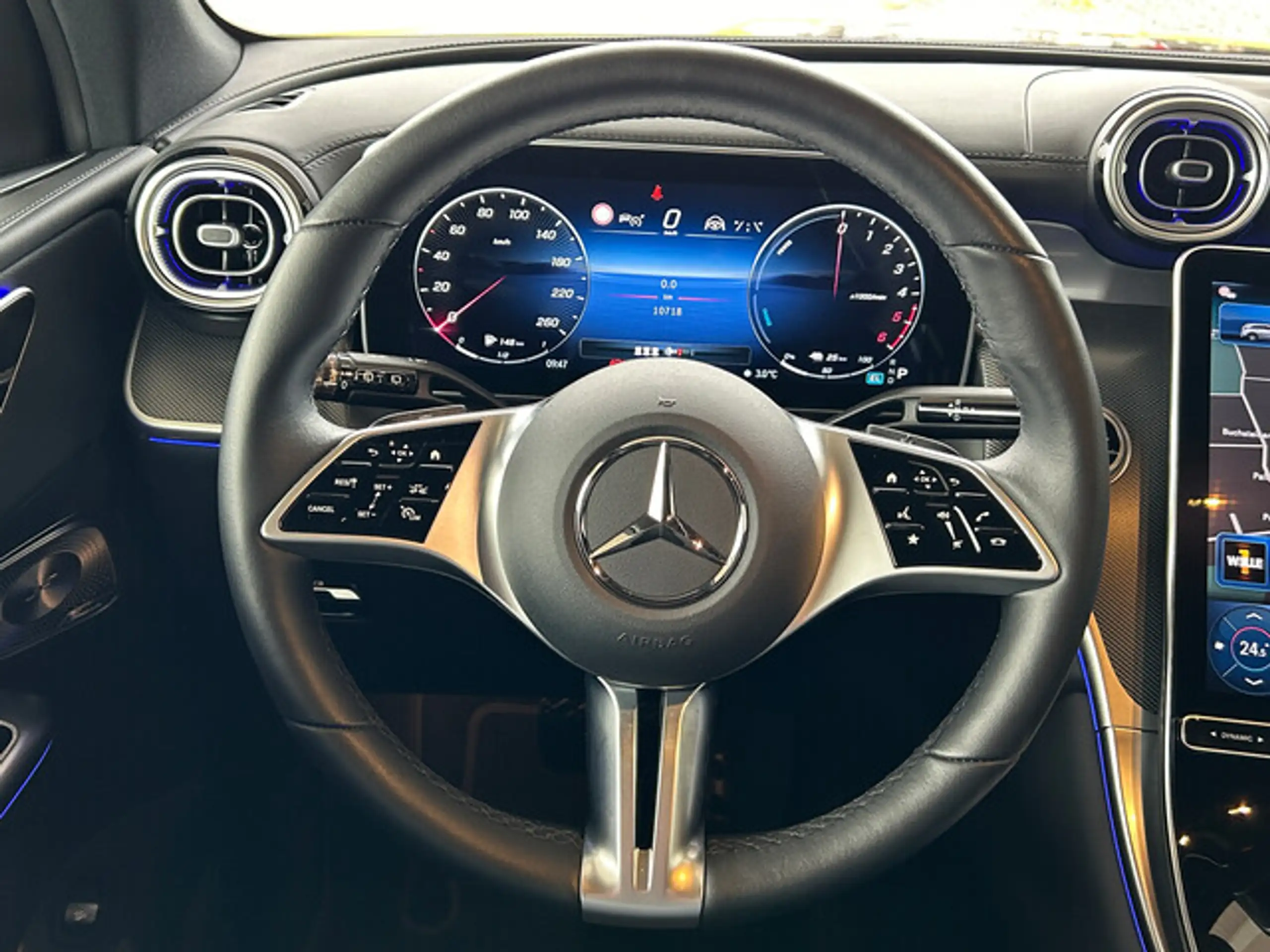 Mercedes-Benz - GLC 300