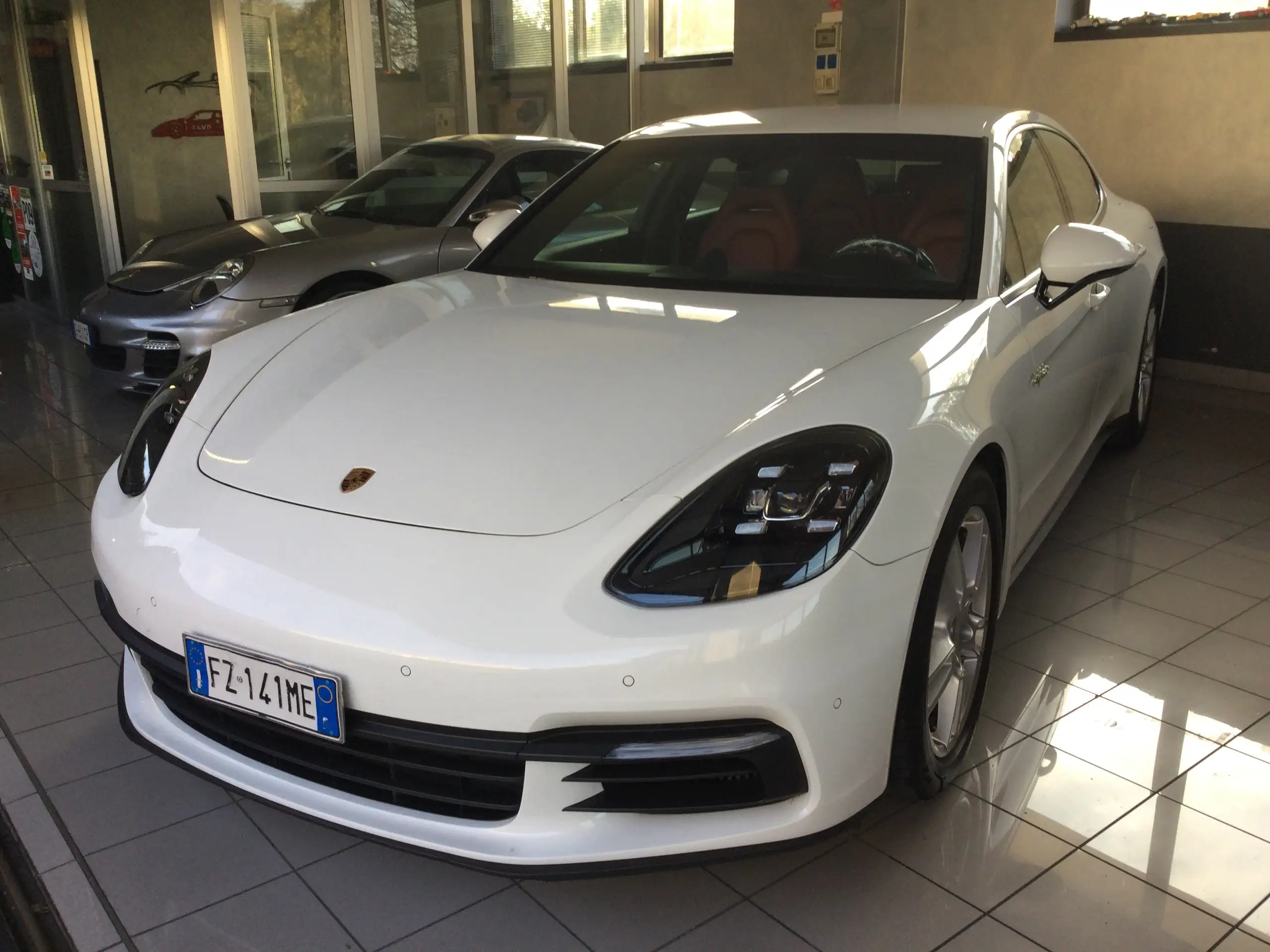 Porsche - Panamera