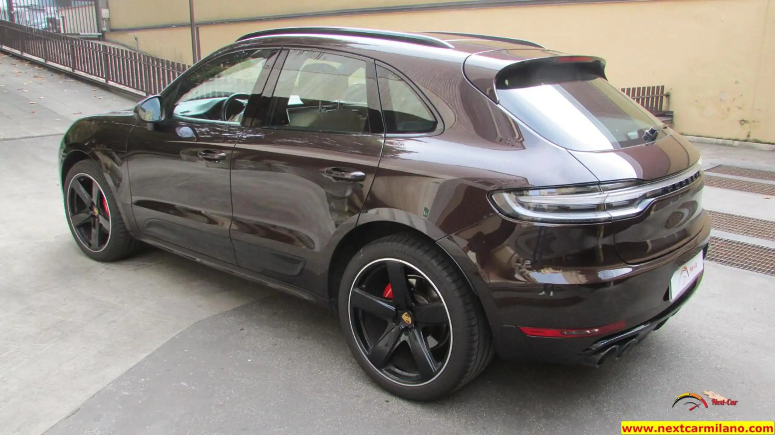 Porsche - Macan