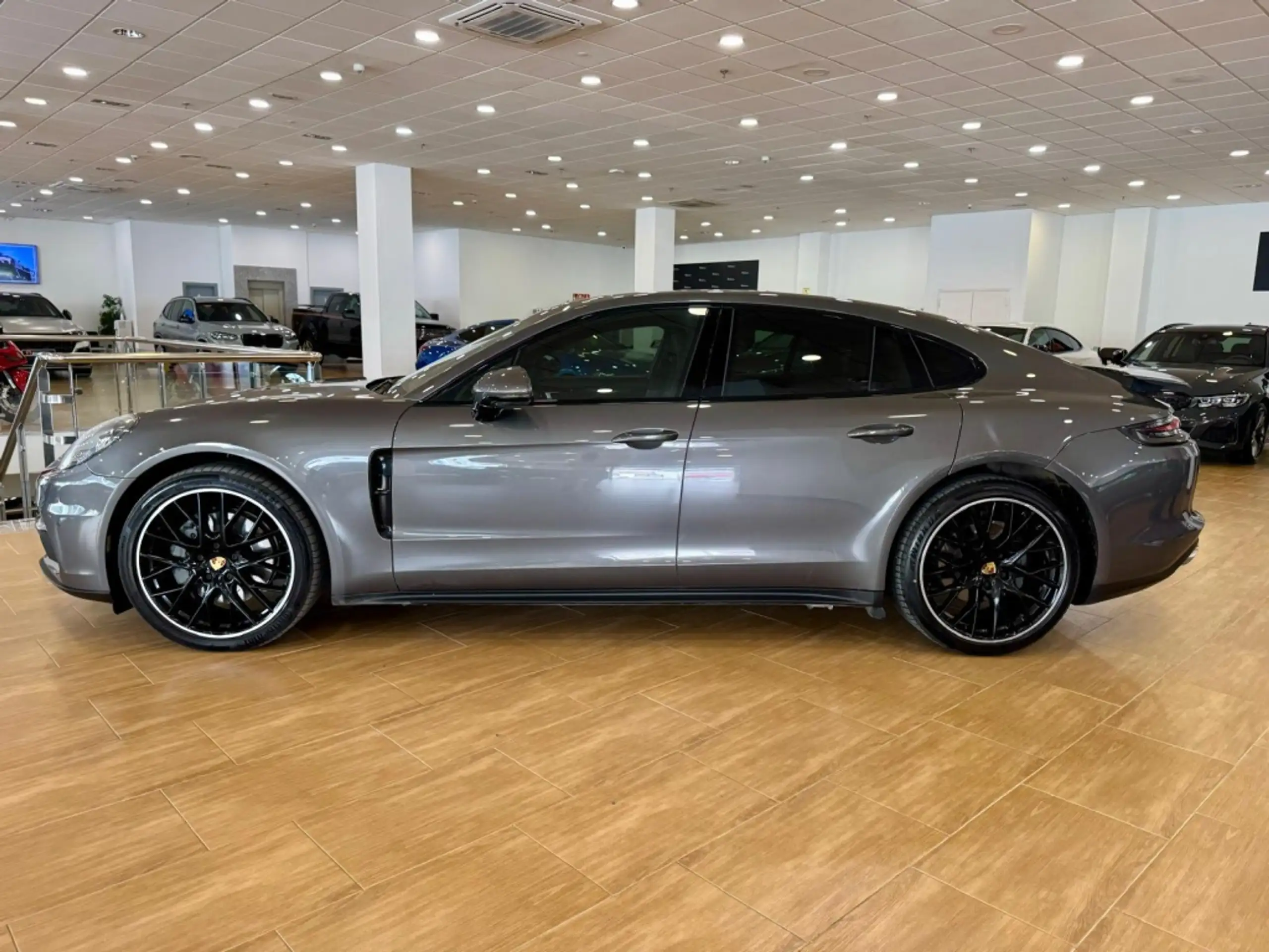 Porsche - Panamera