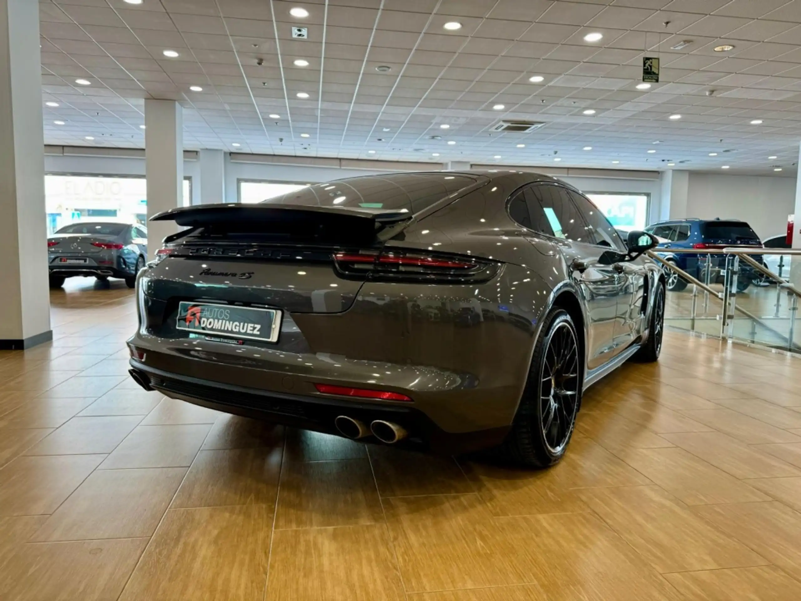 Porsche - Panamera