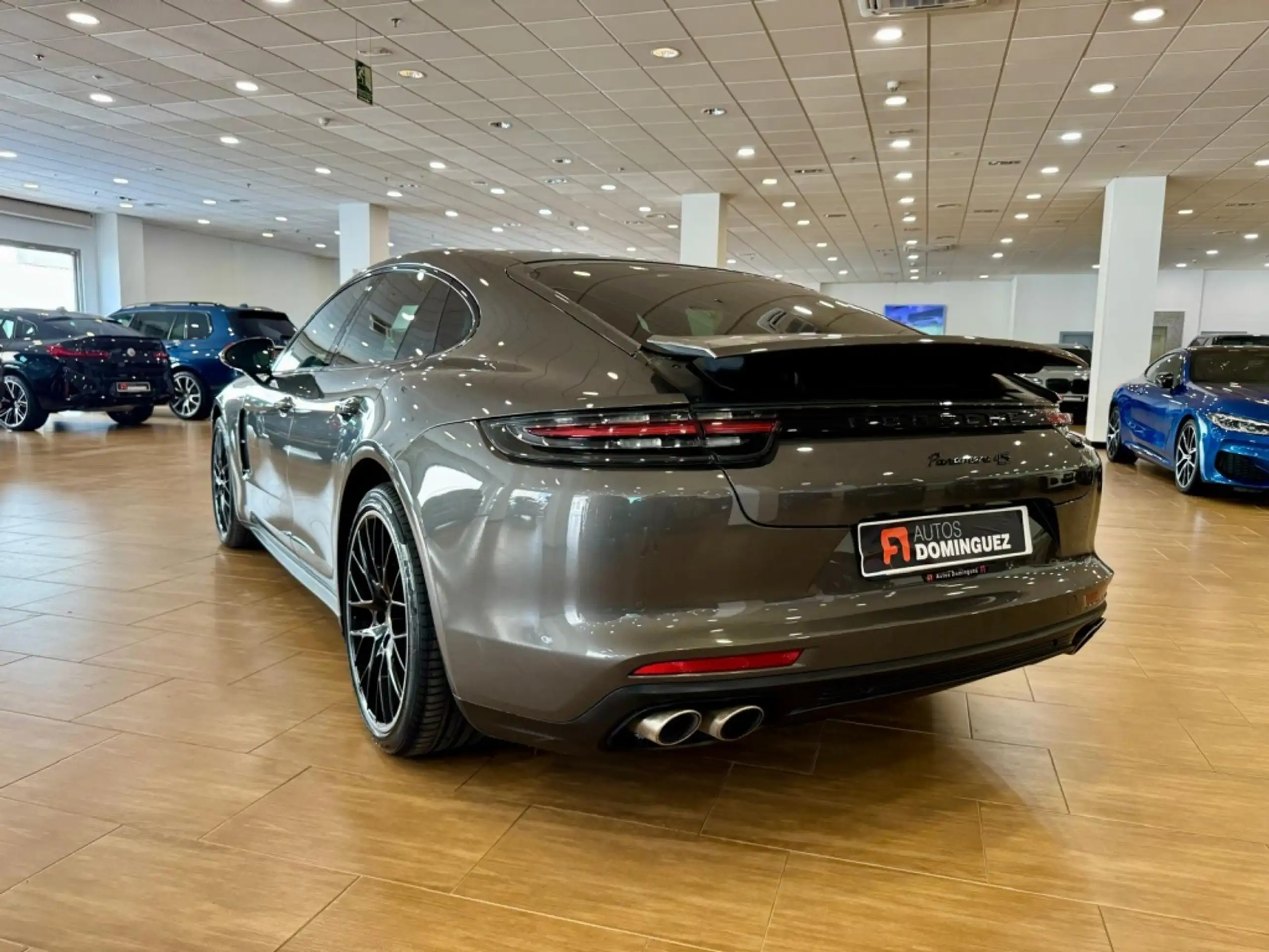 Porsche - Panamera