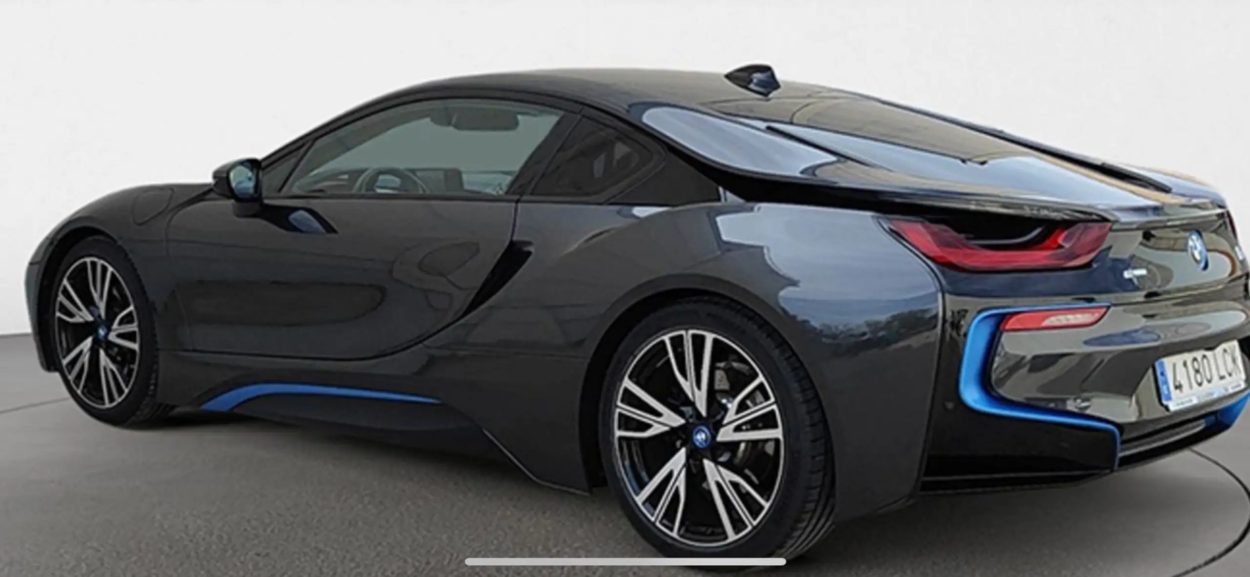 BMW - i8