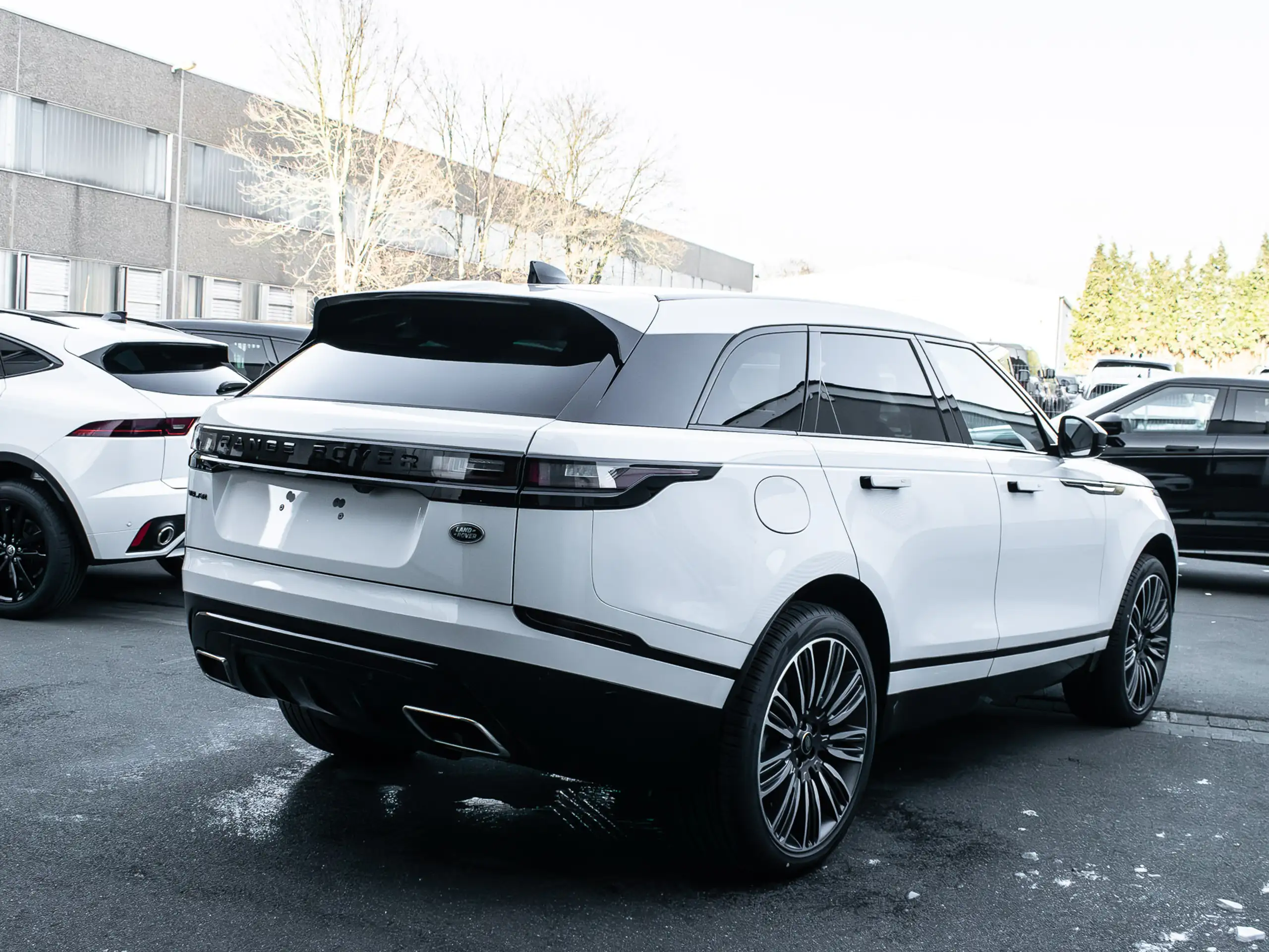 Land Rover - Range Rover Velar