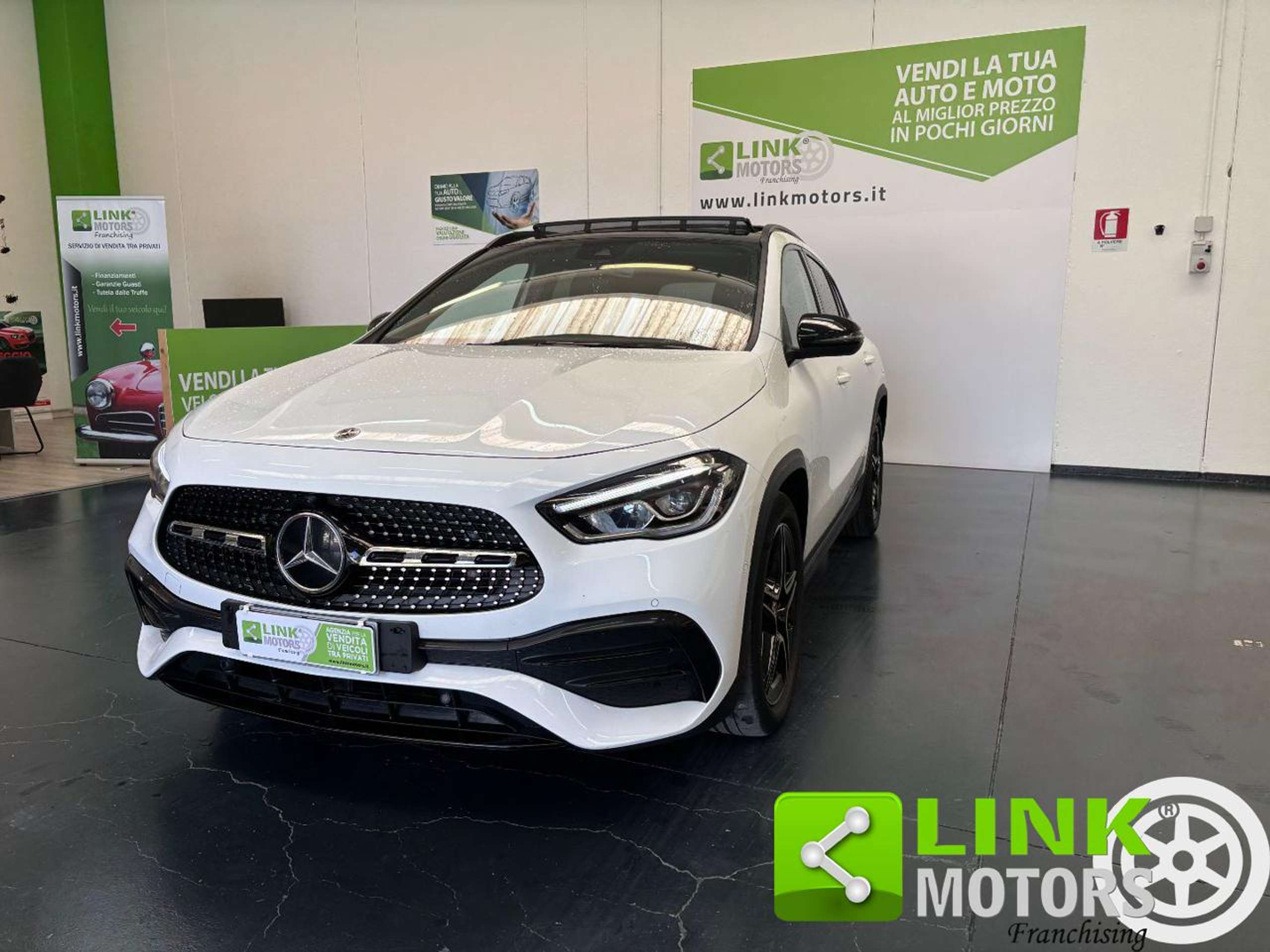 Mercedes-Benz - GLA 200