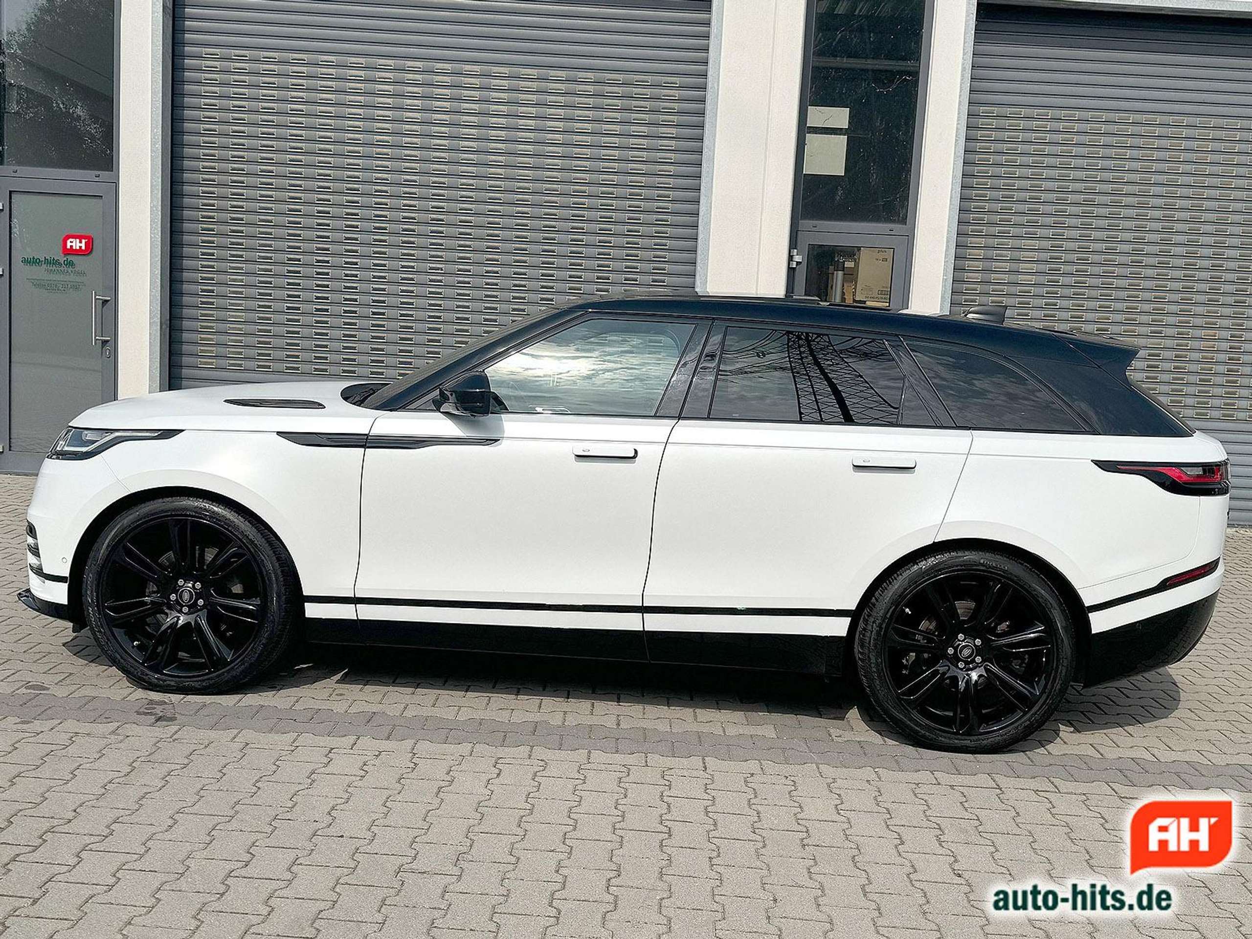 Land Rover - Range Rover Velar