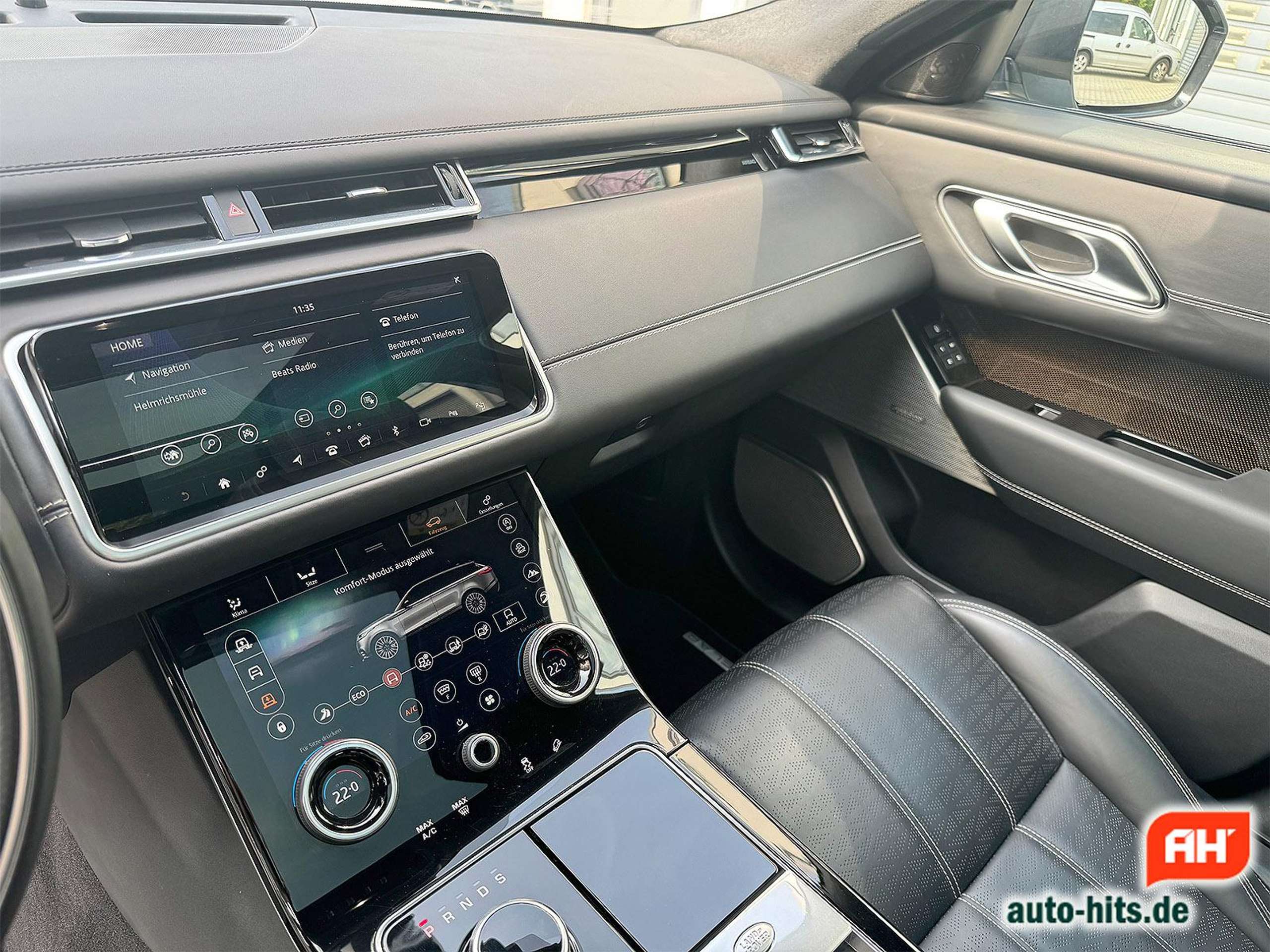 Land Rover - Range Rover Velar