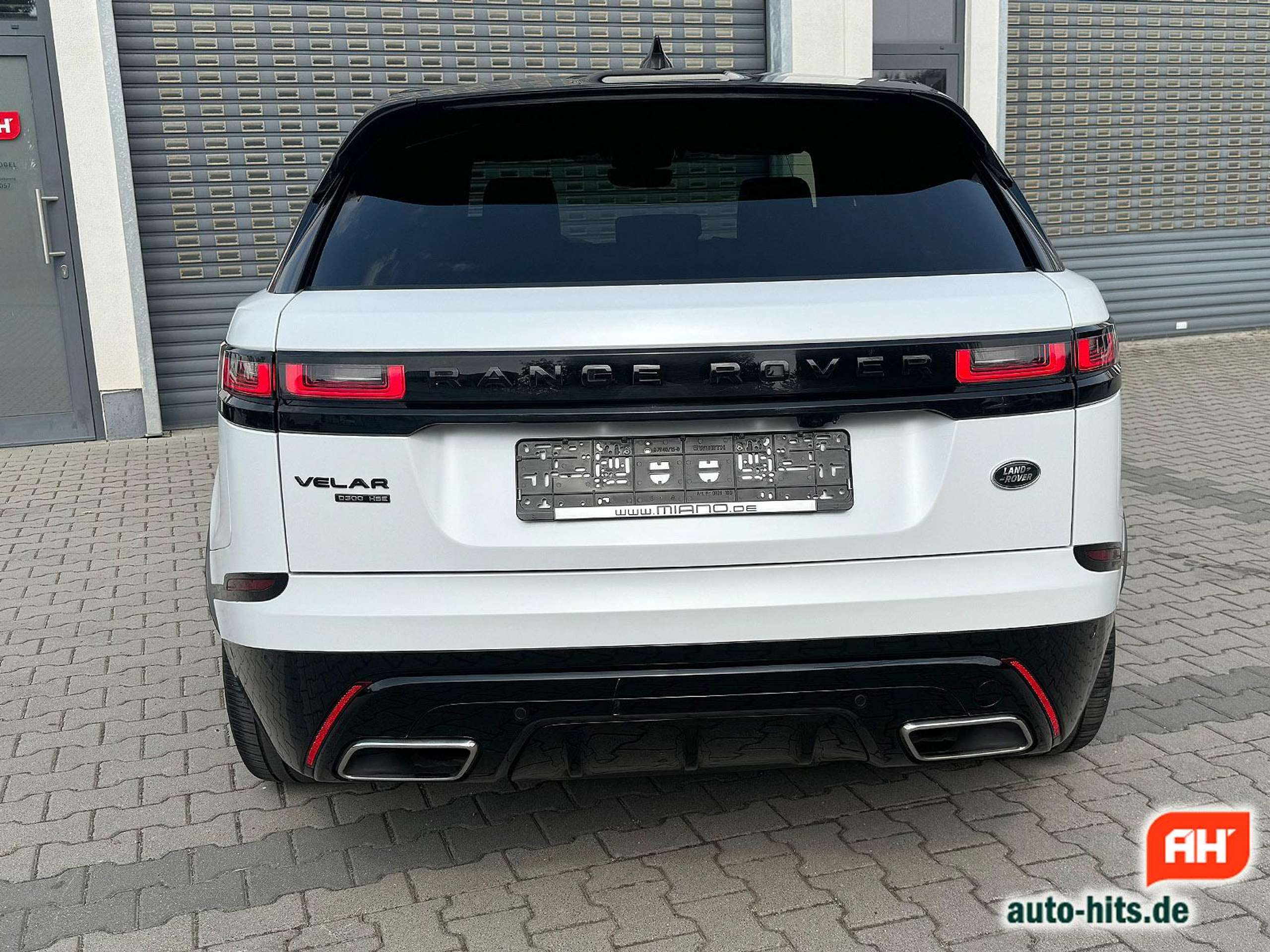 Land Rover - Range Rover Velar