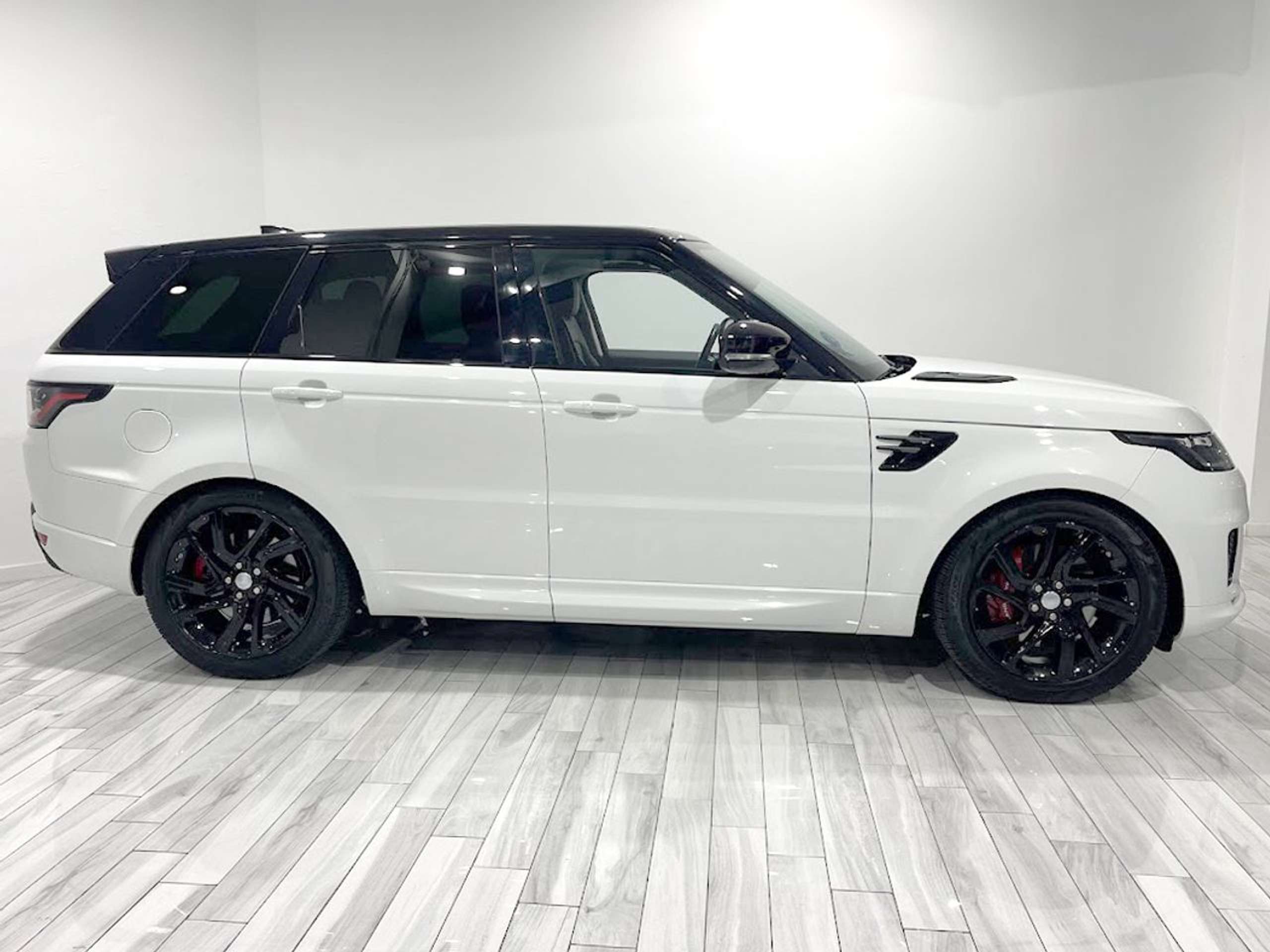 Land Rover - Range Rover Sport