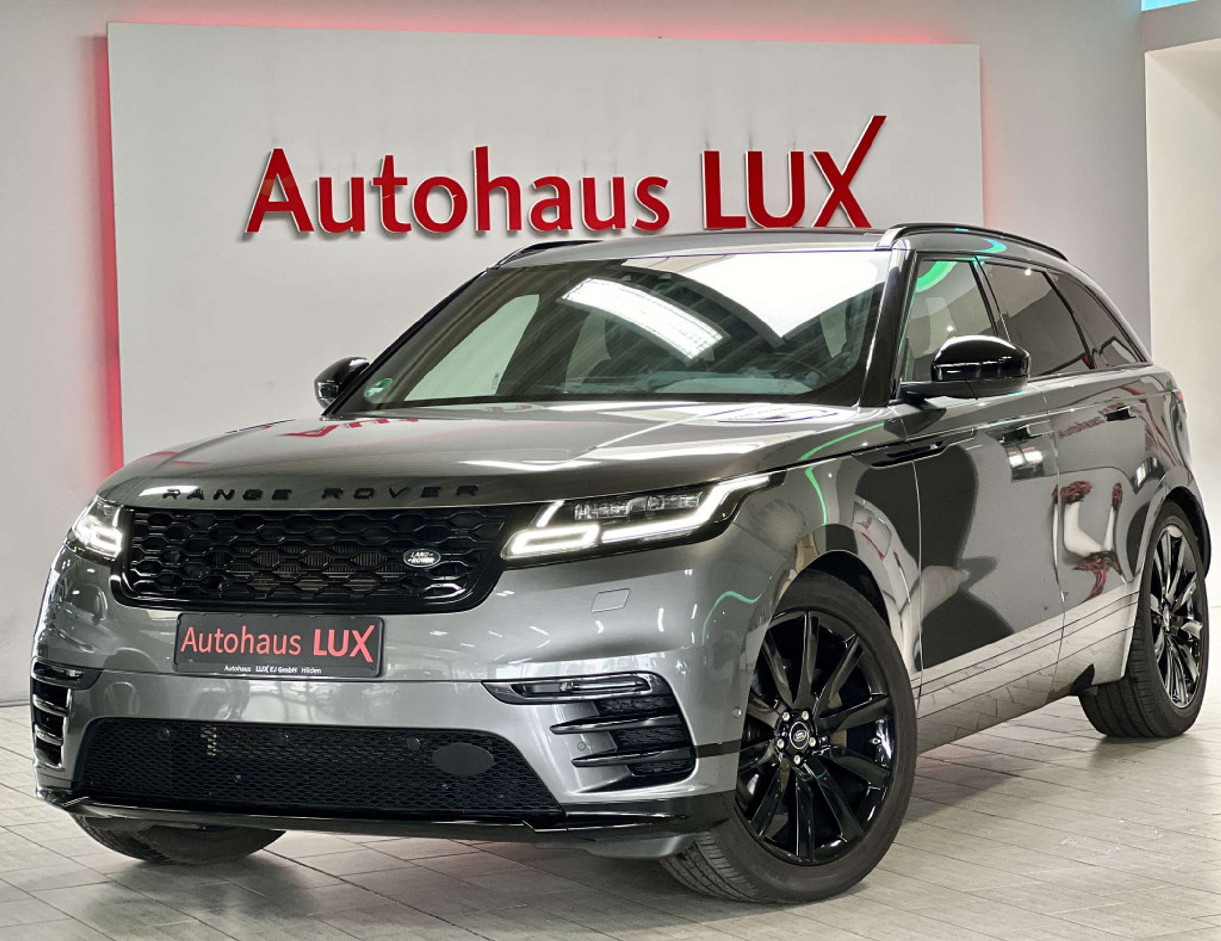 Land Rover - Range Rover Velar