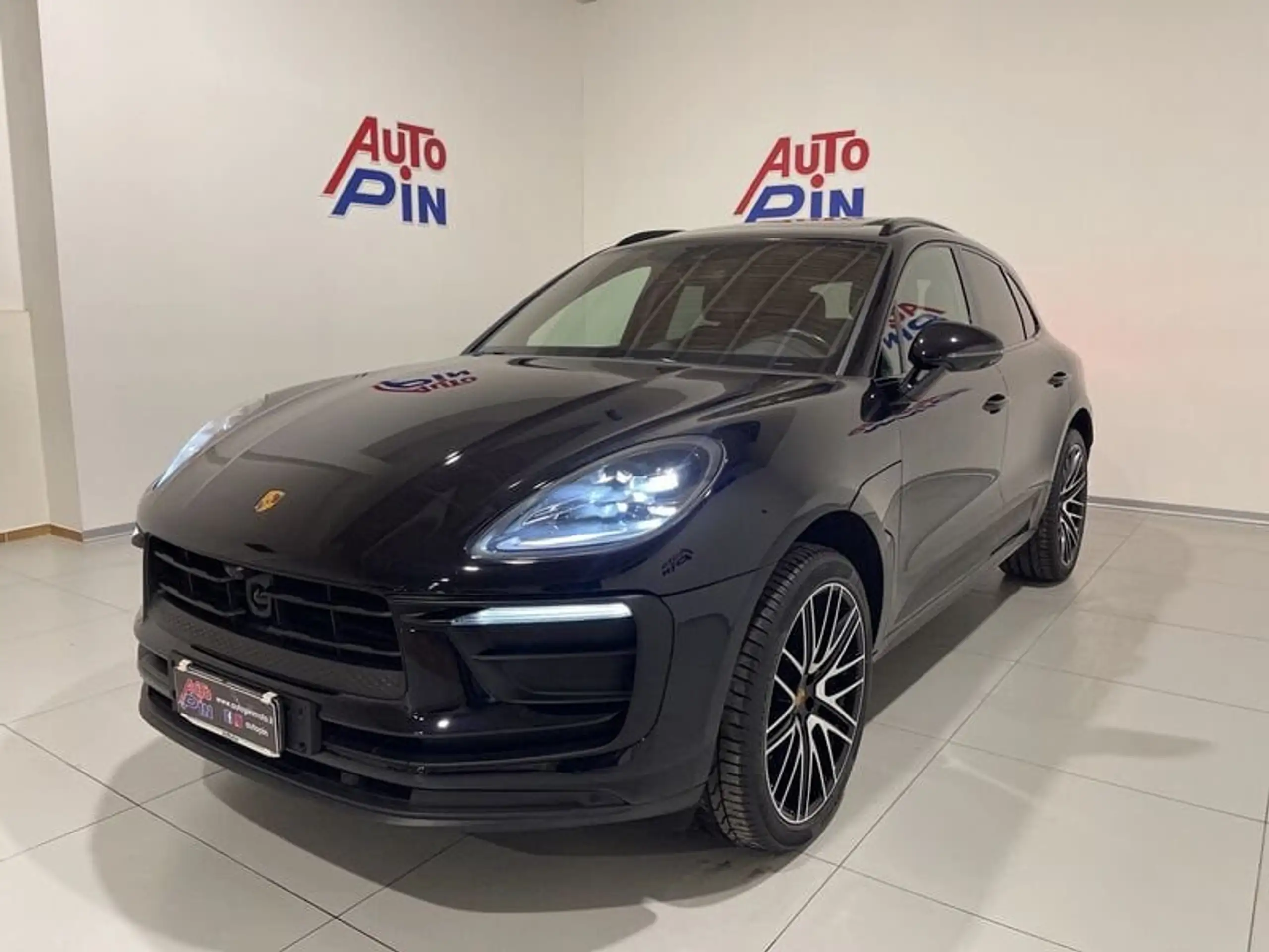 Porsche - Macan