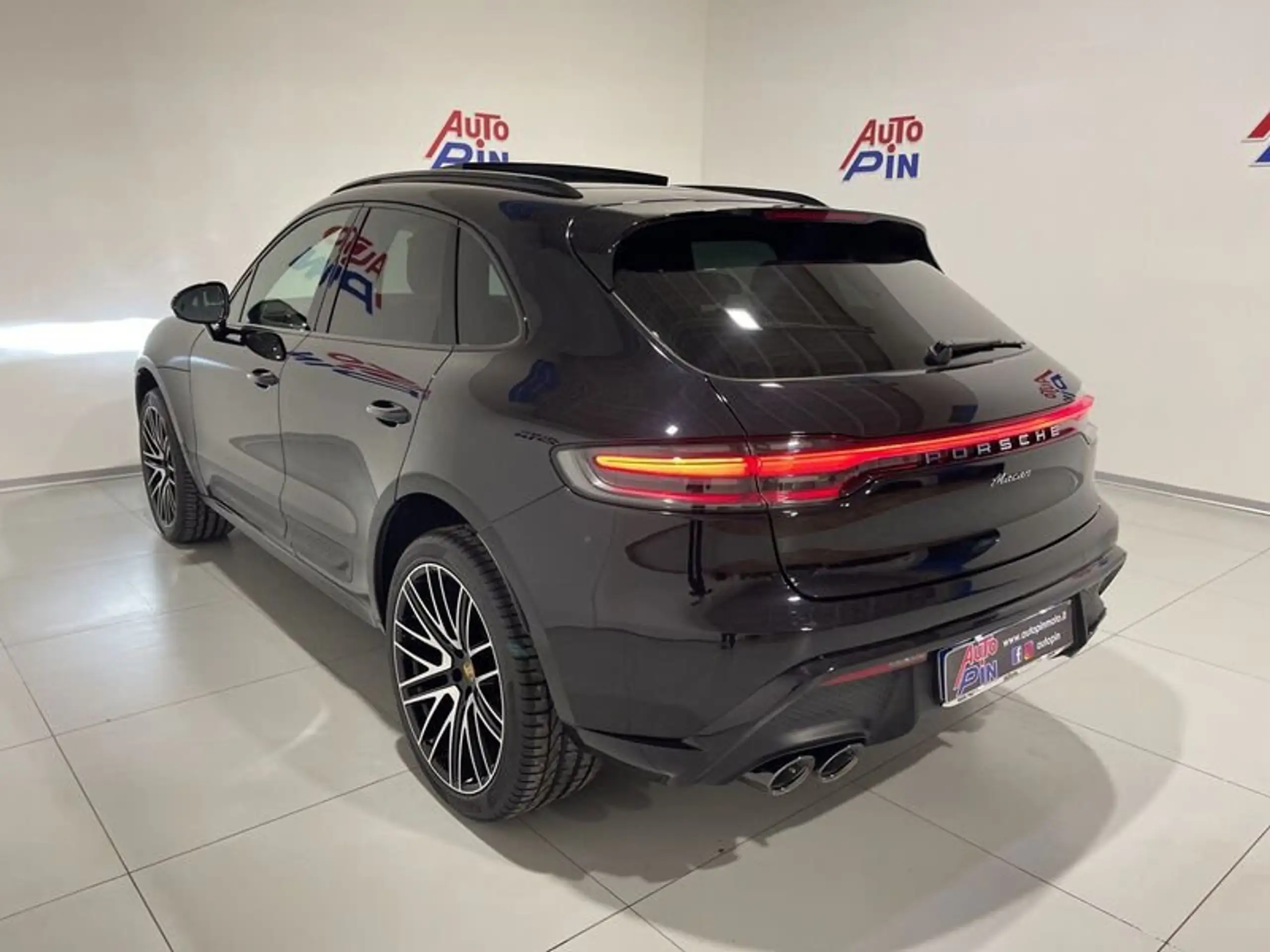 Porsche - Macan