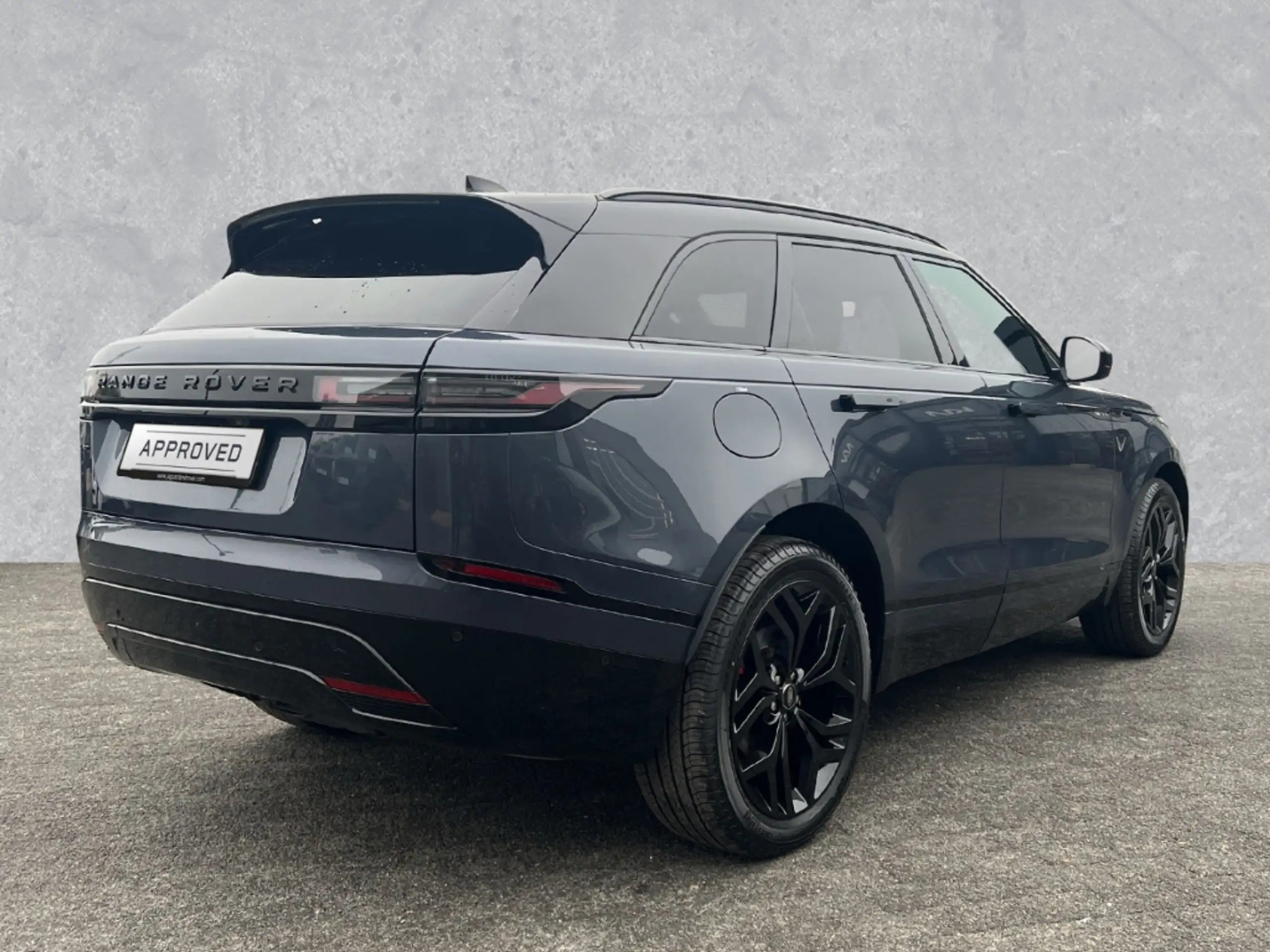 Land Rover - Range Rover Velar