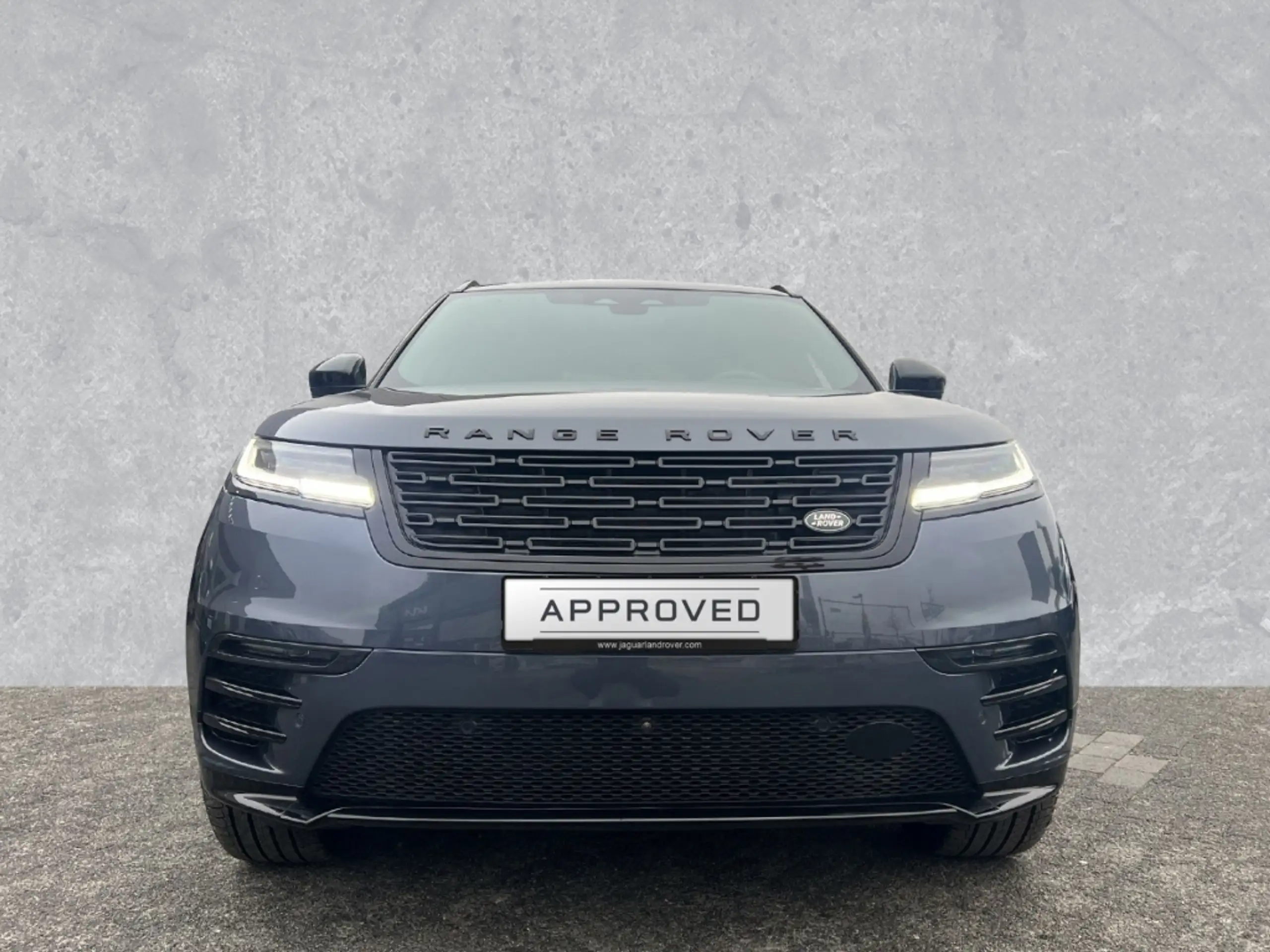 Land Rover - Range Rover Velar