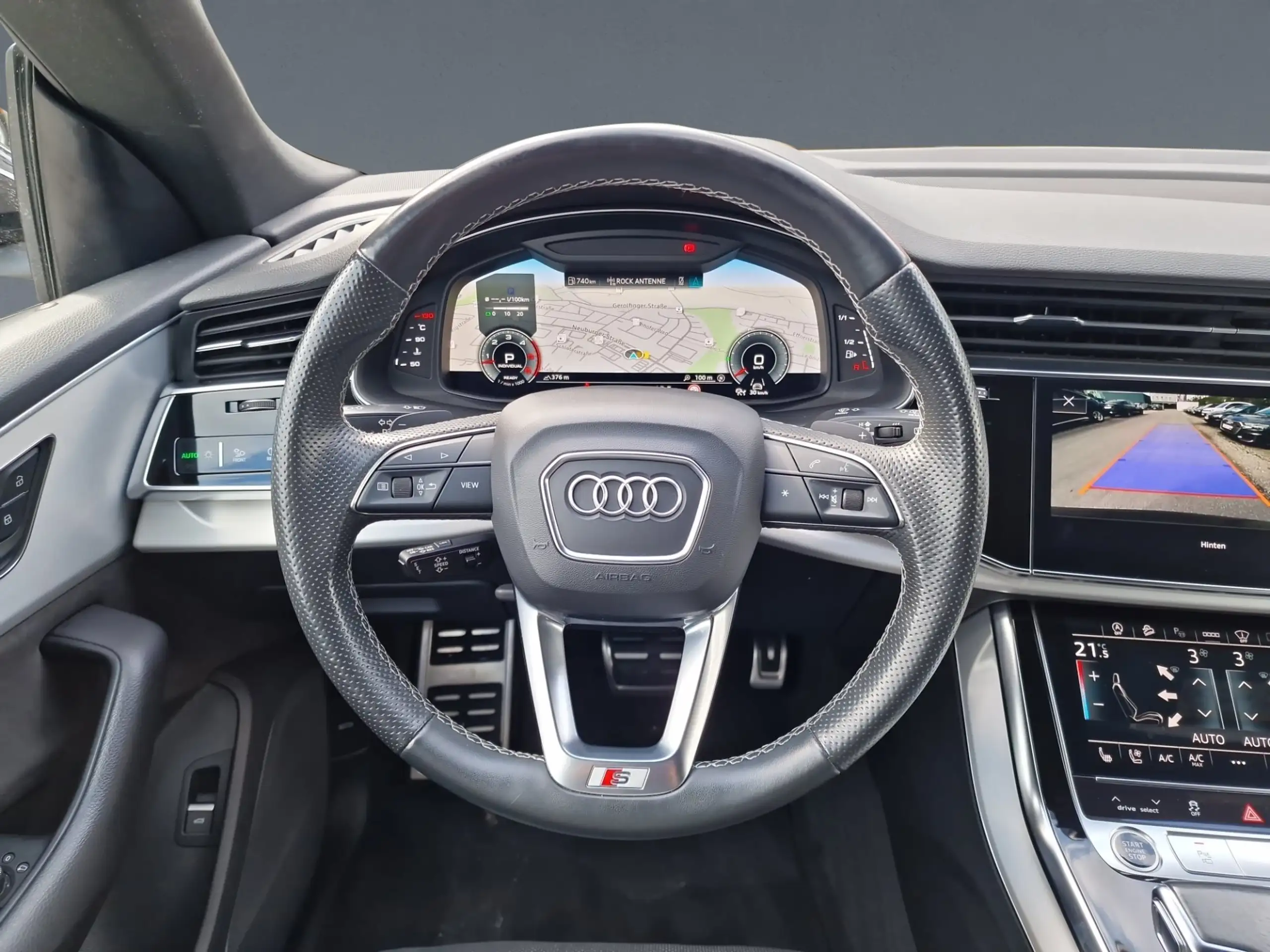 Audi - Q8