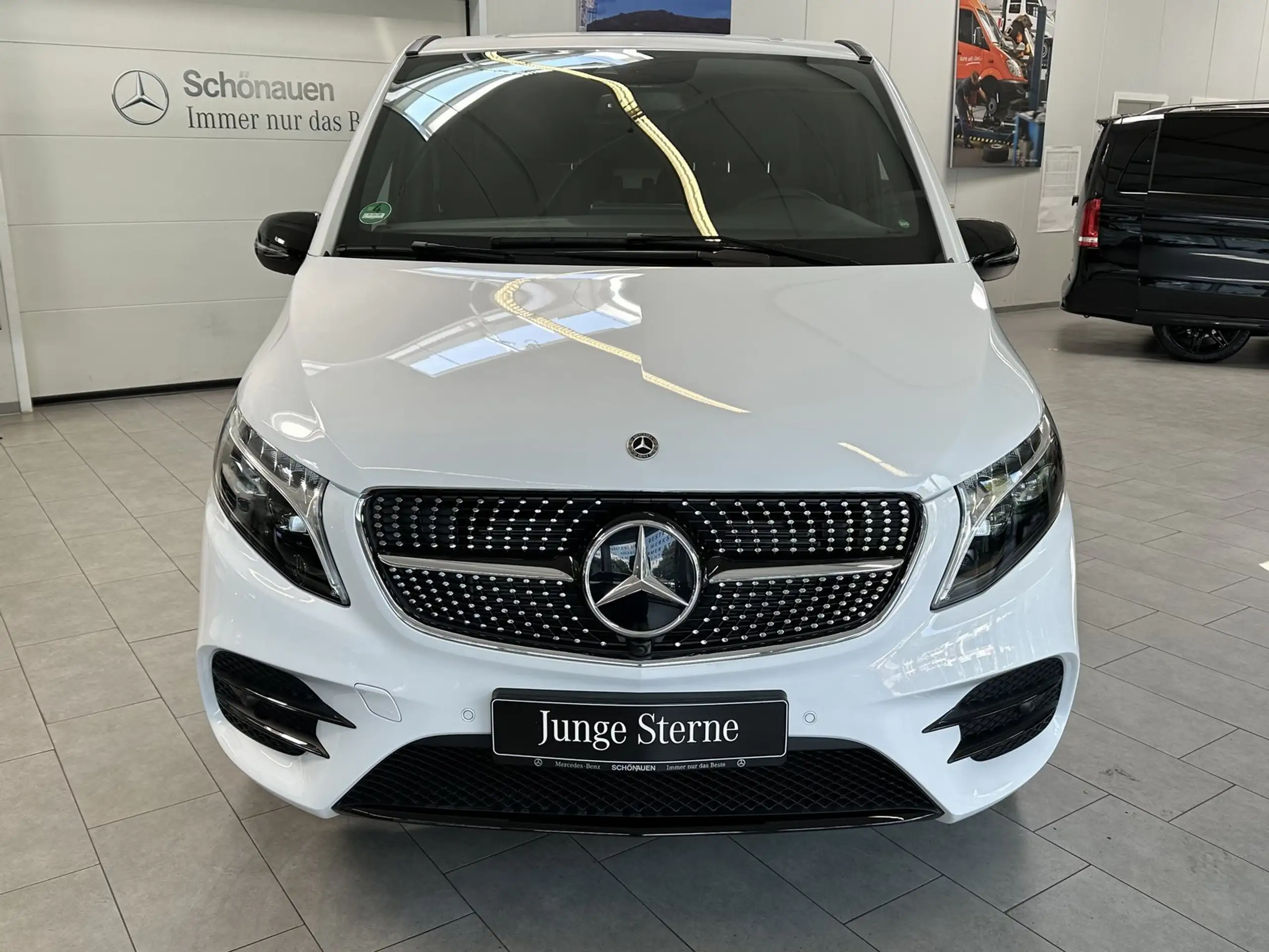 Mercedes-Benz - V 220