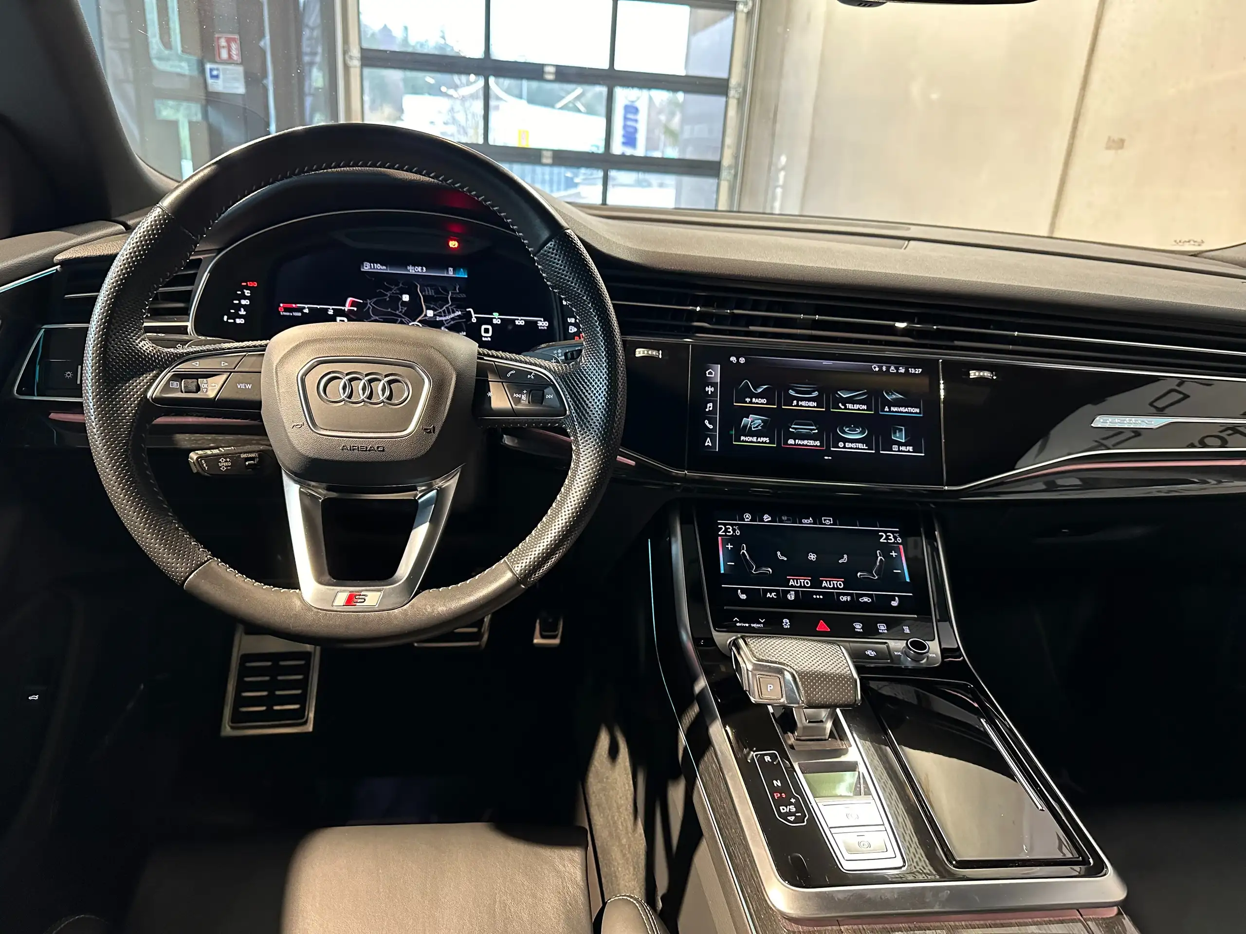 Audi - Q8