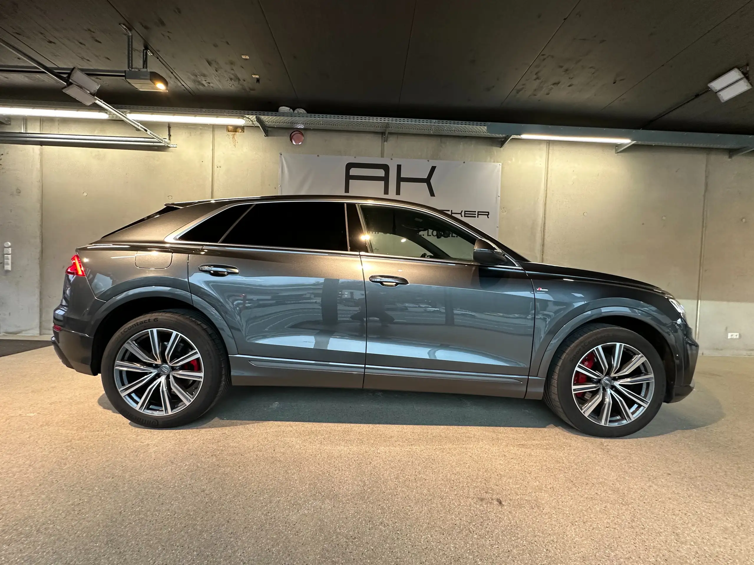 Audi - Q8