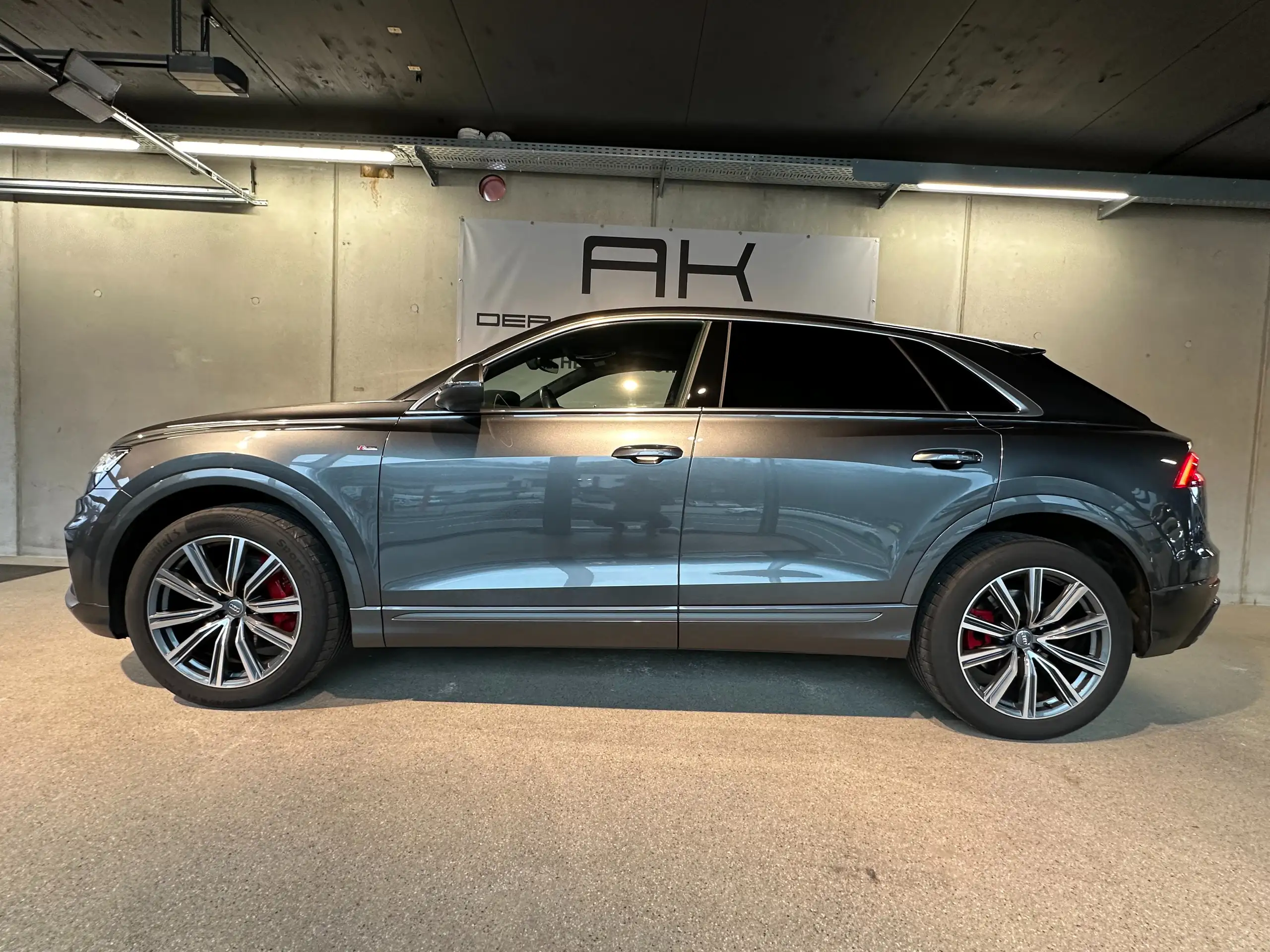 Audi - Q8