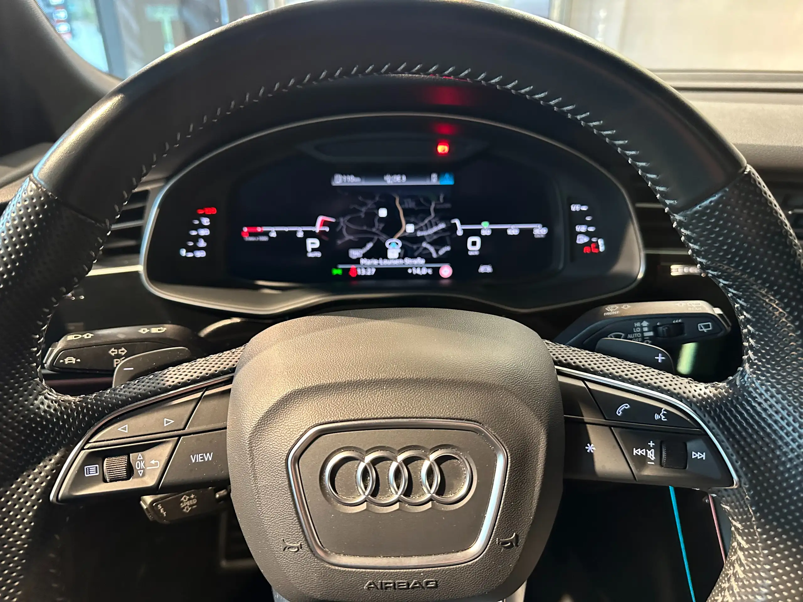 Audi - Q8