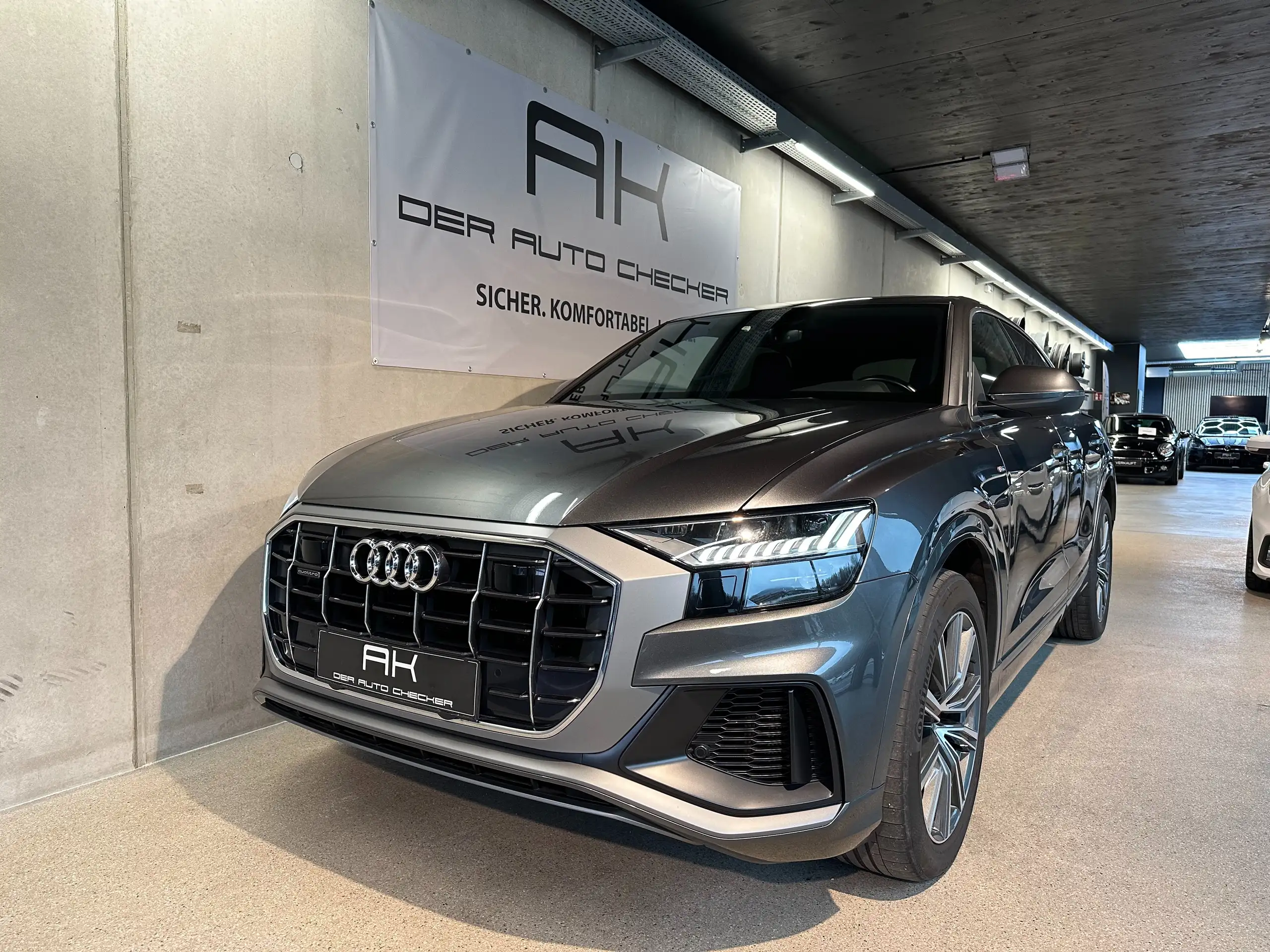 Audi - Q8