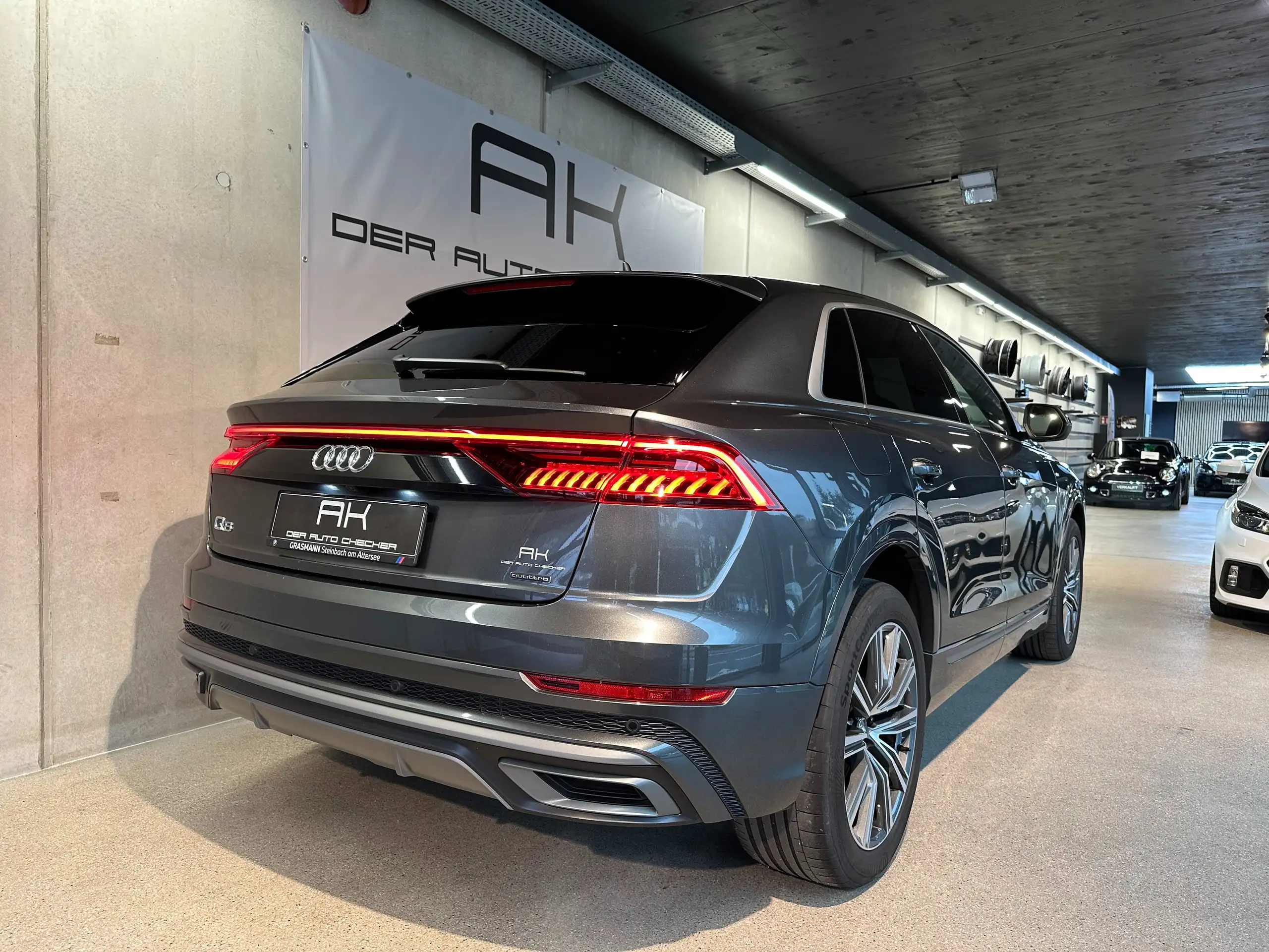 Audi - Q8